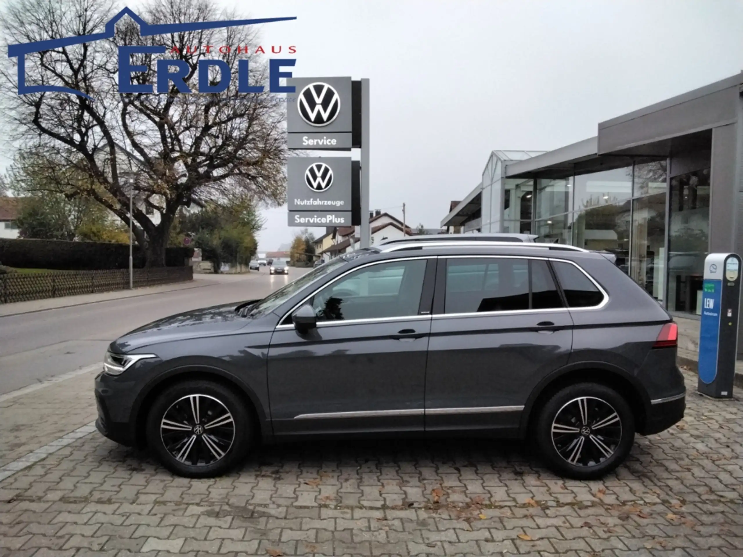 Volkswagen - Tiguan