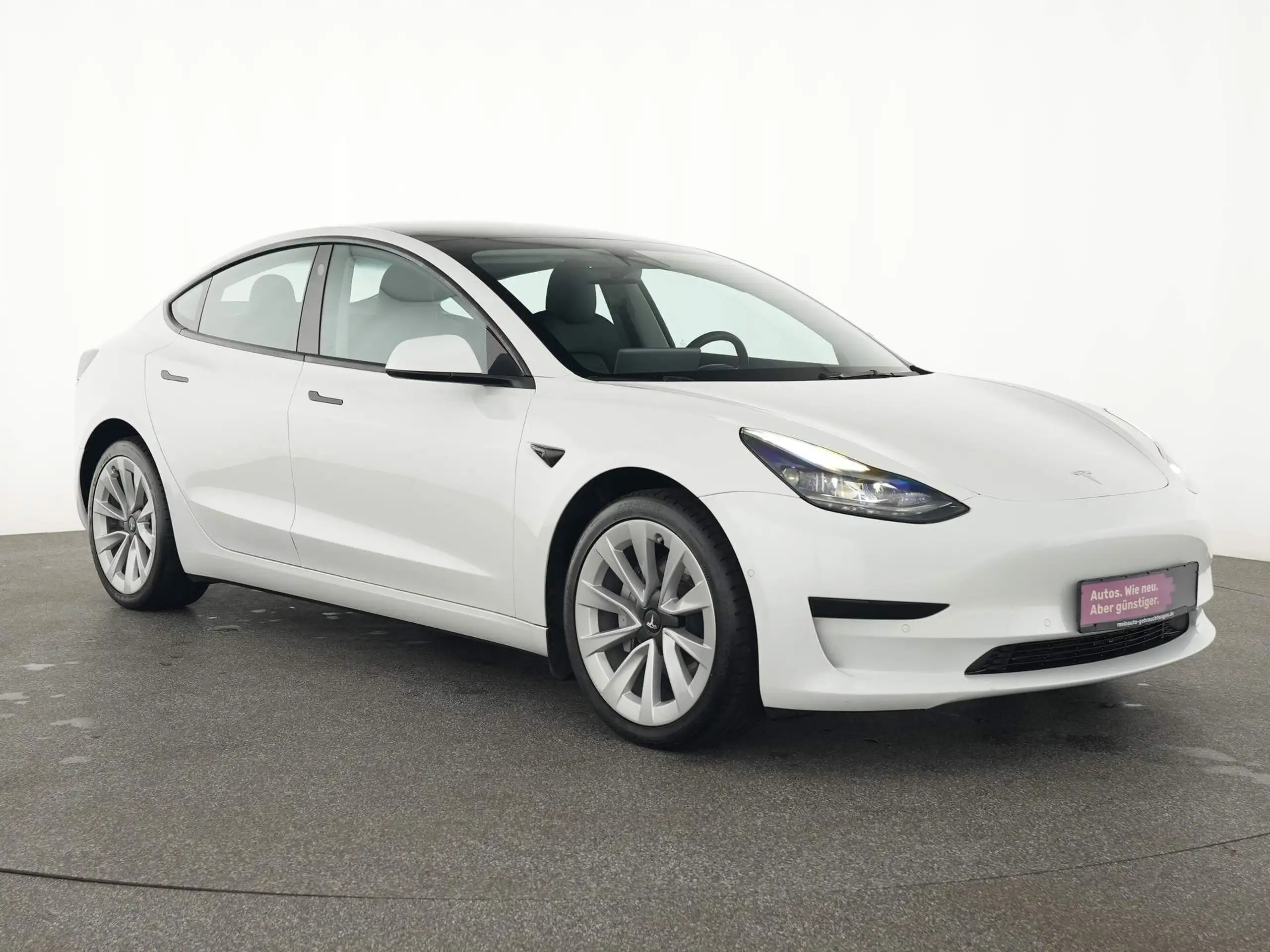 Tesla - Model 3