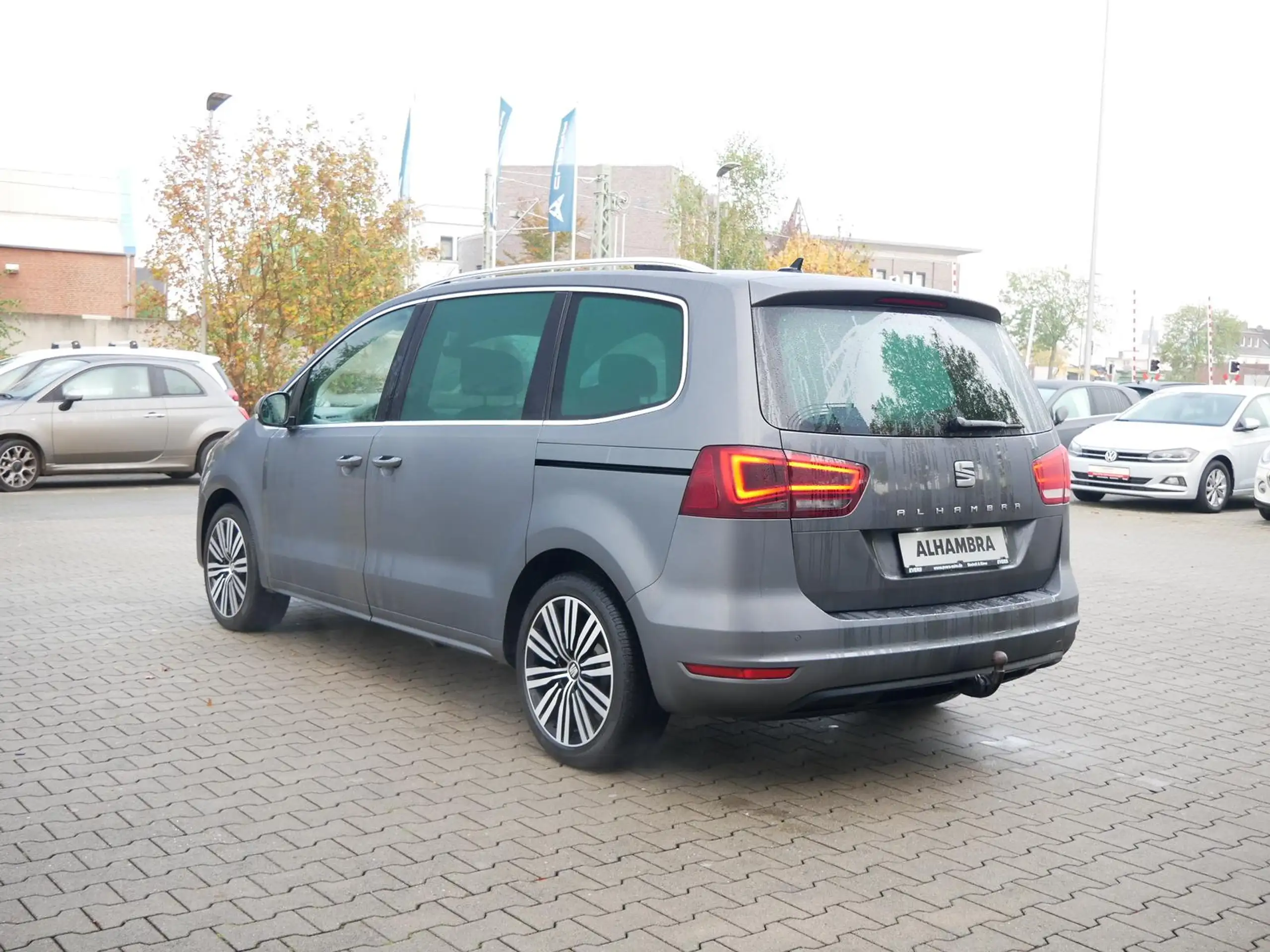 SEAT - Alhambra