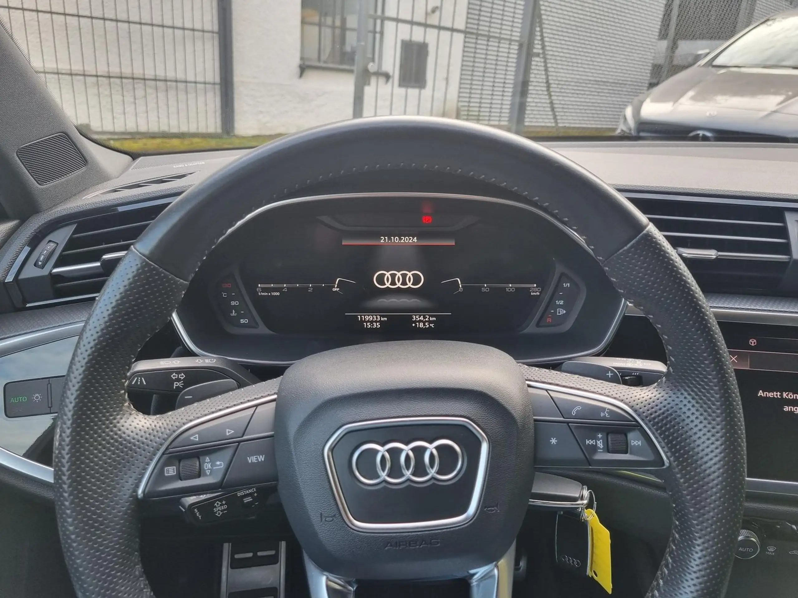 Audi - Q3