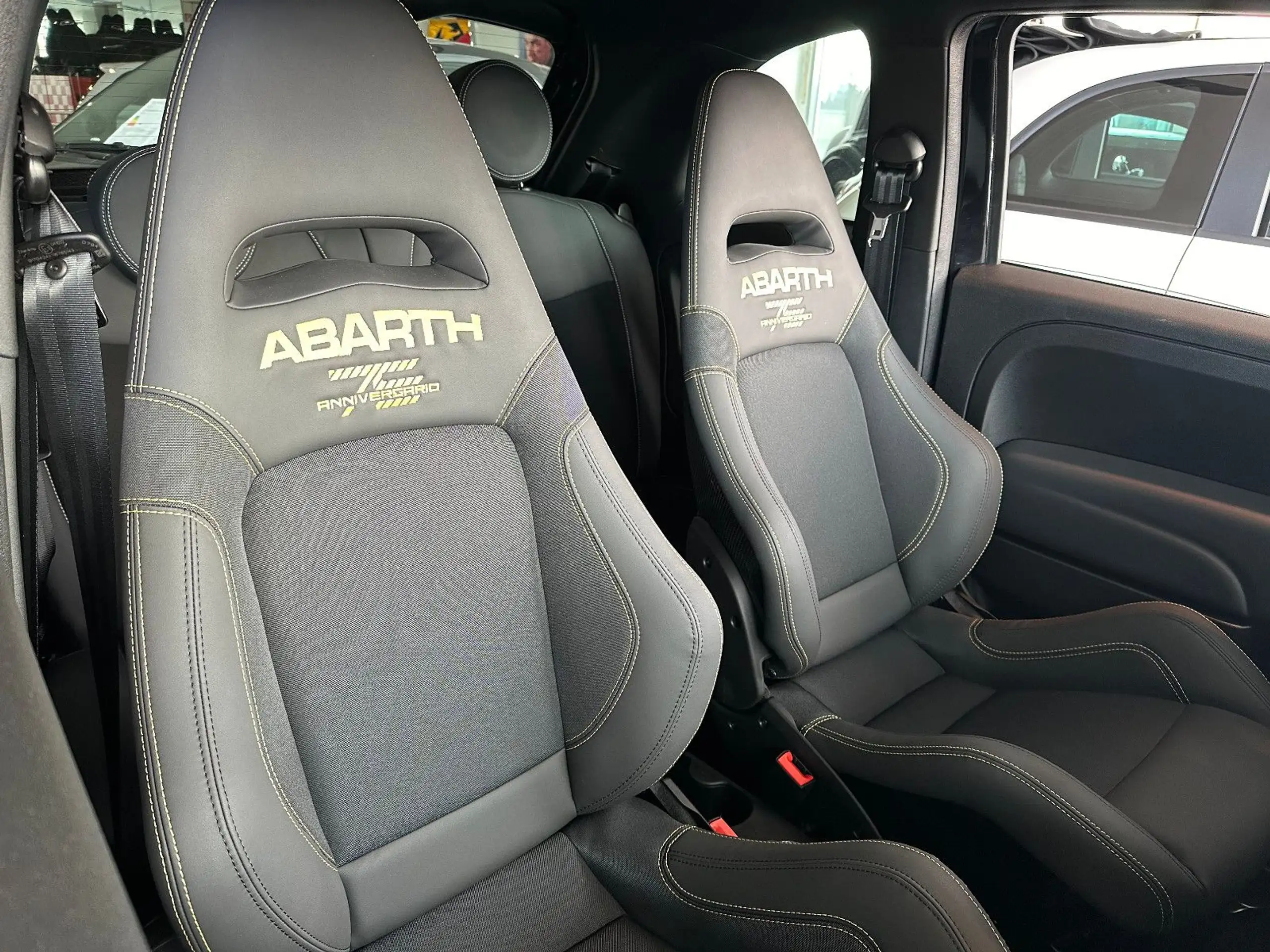 Abarth - 695