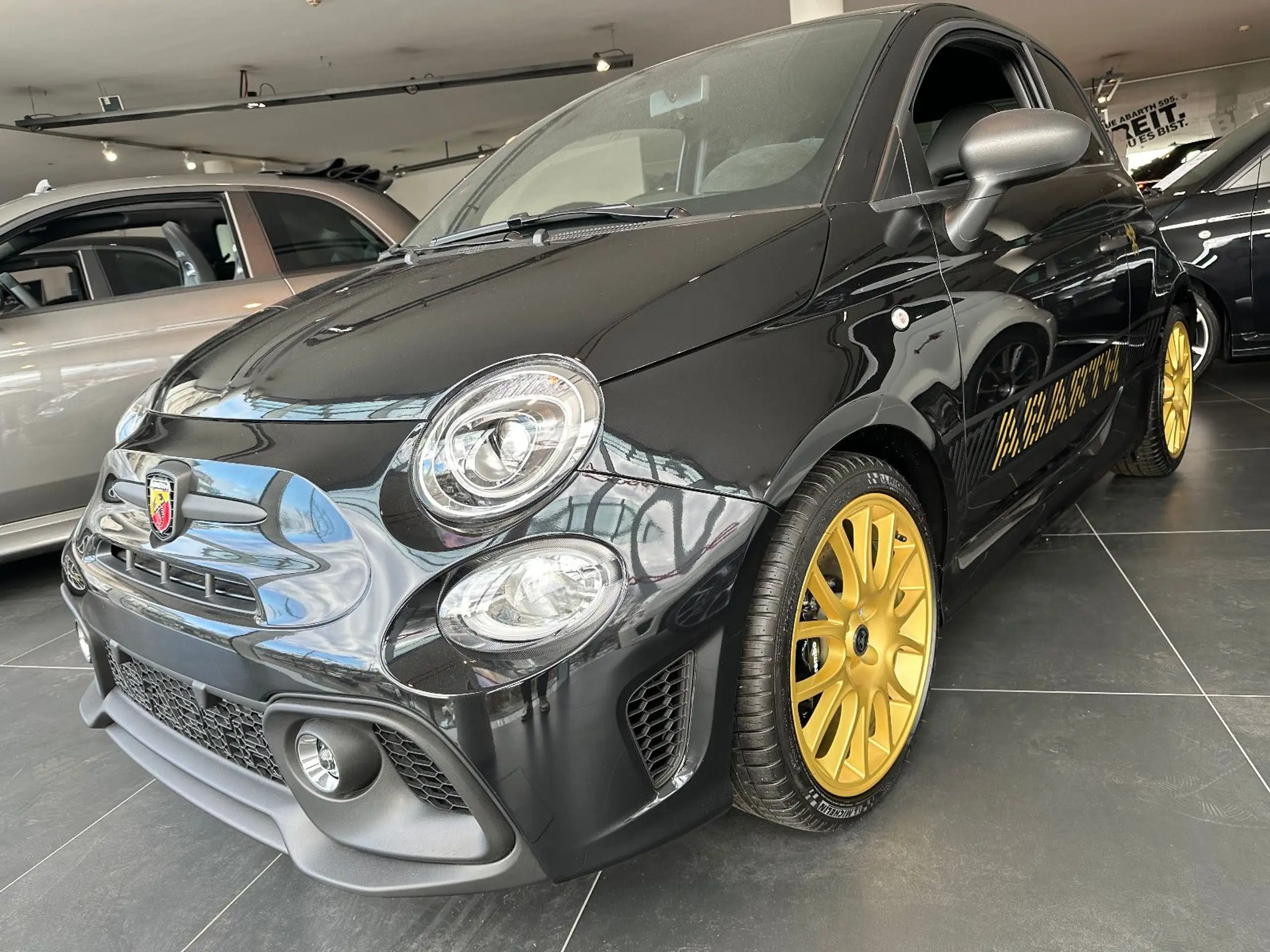 Abarth 695 2024