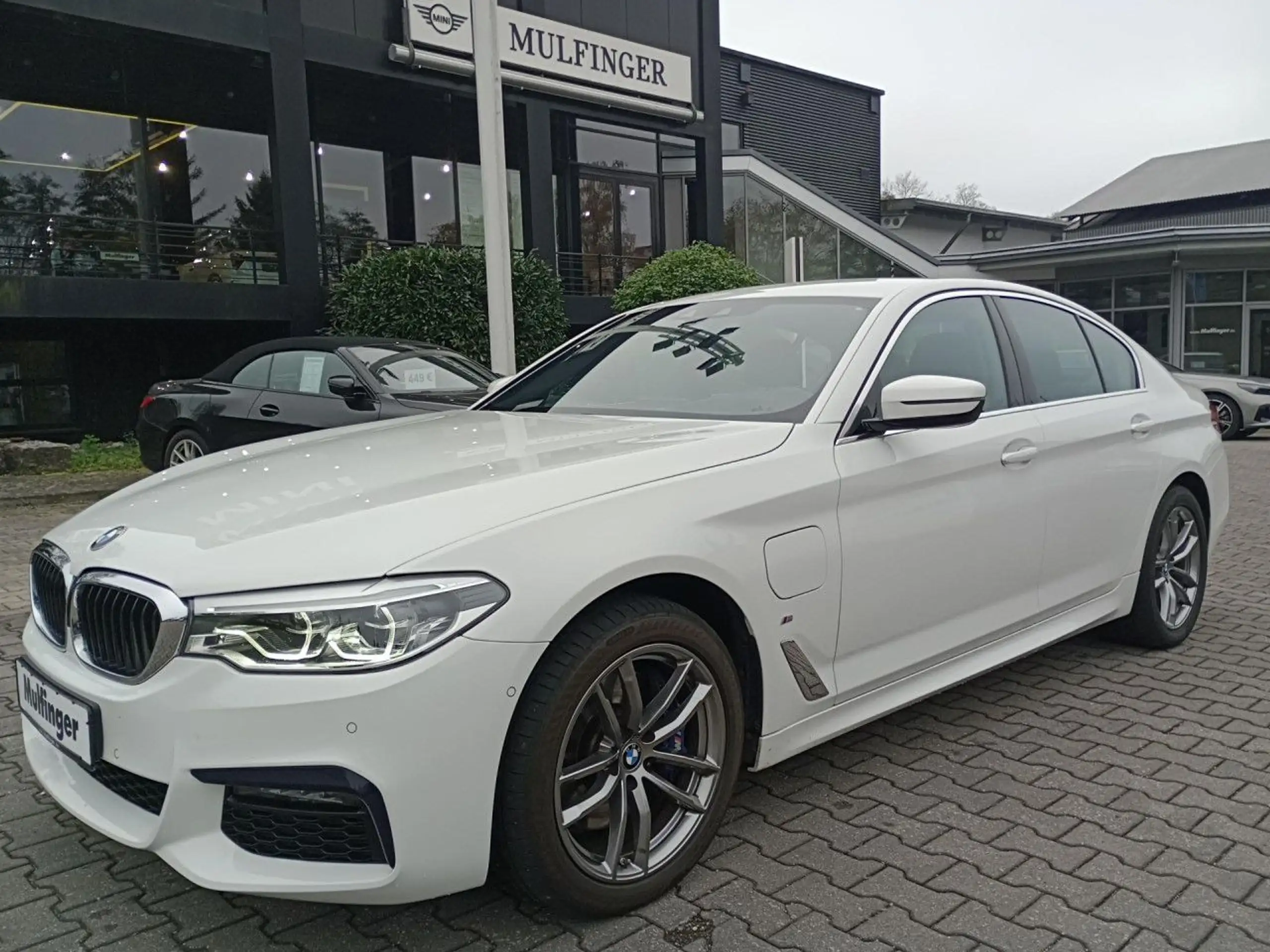 BMW - 530