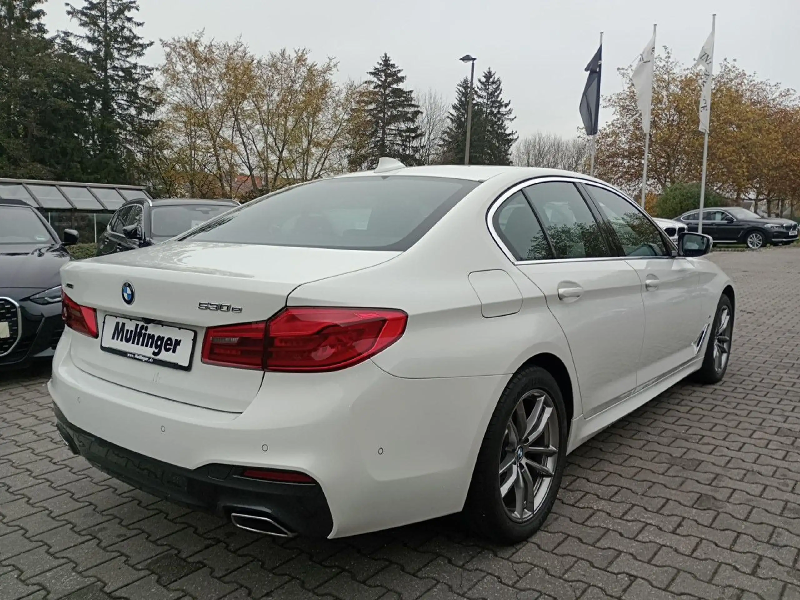 BMW - 530