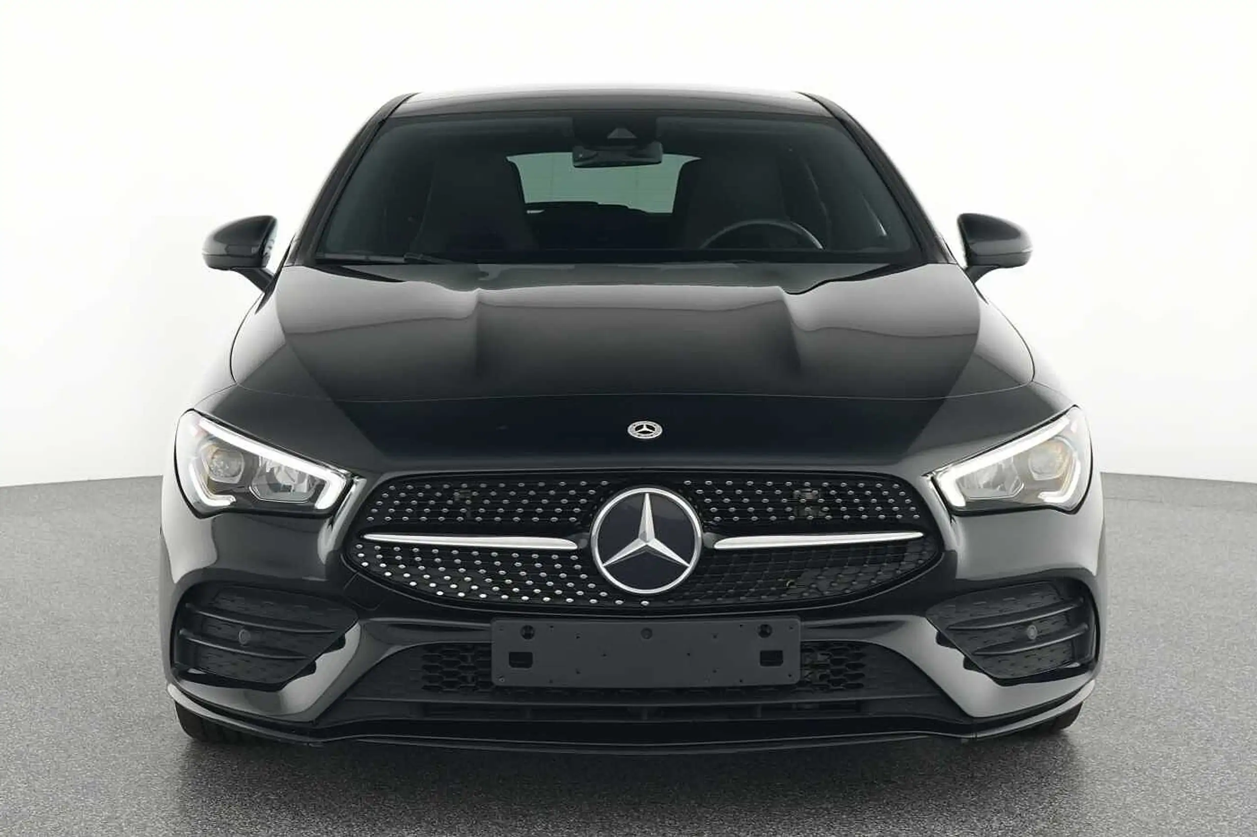 Mercedes-Benz - CLA 200