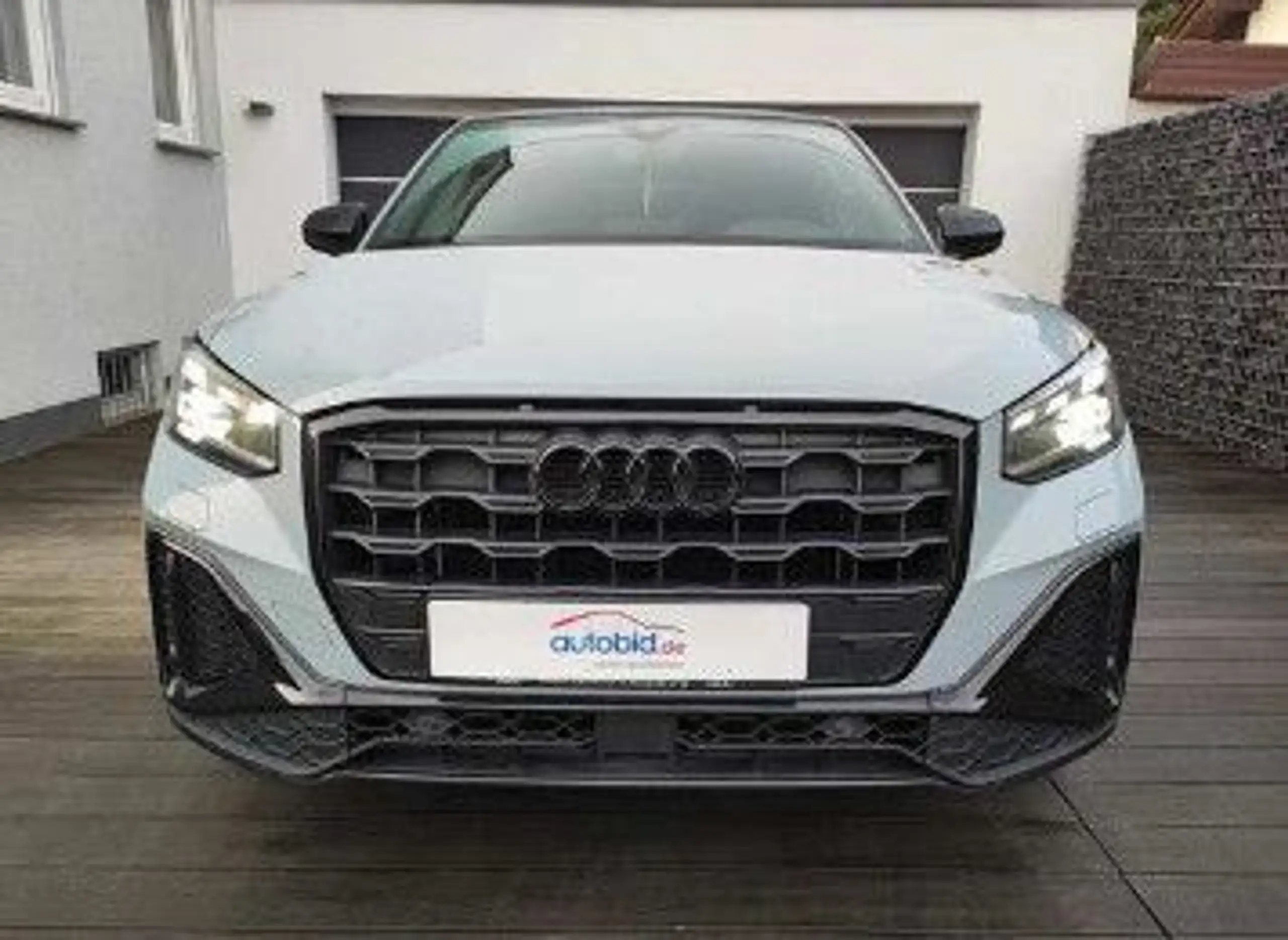 Audi - Q2