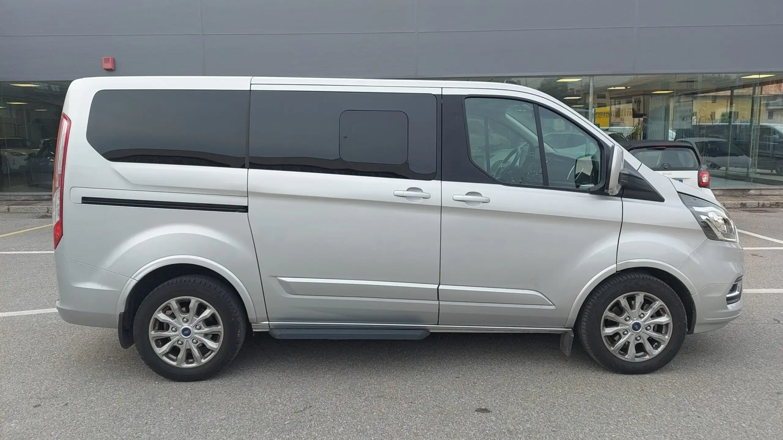 Ford - Tourneo Custom