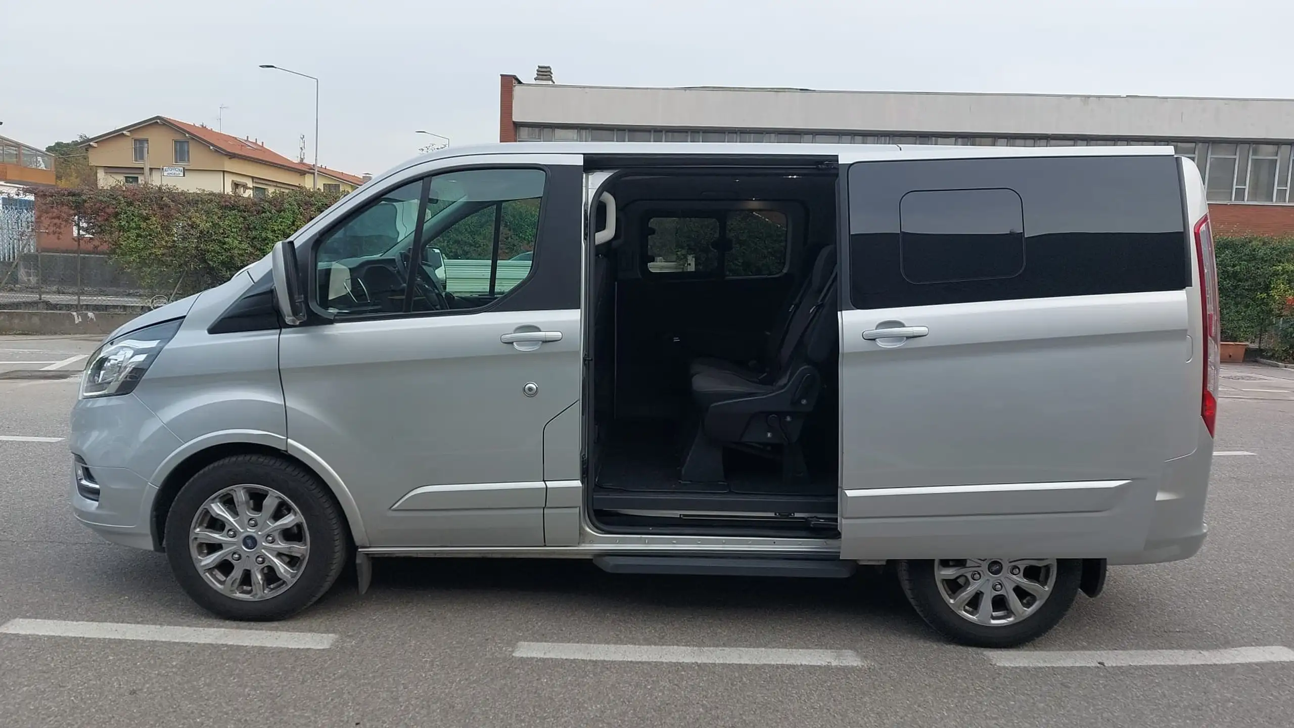 Ford - Tourneo Custom