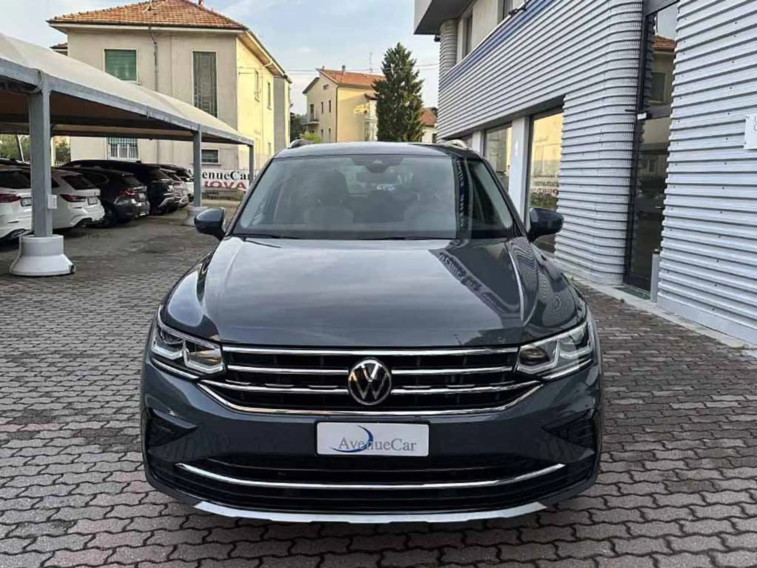 Volkswagen - Tiguan