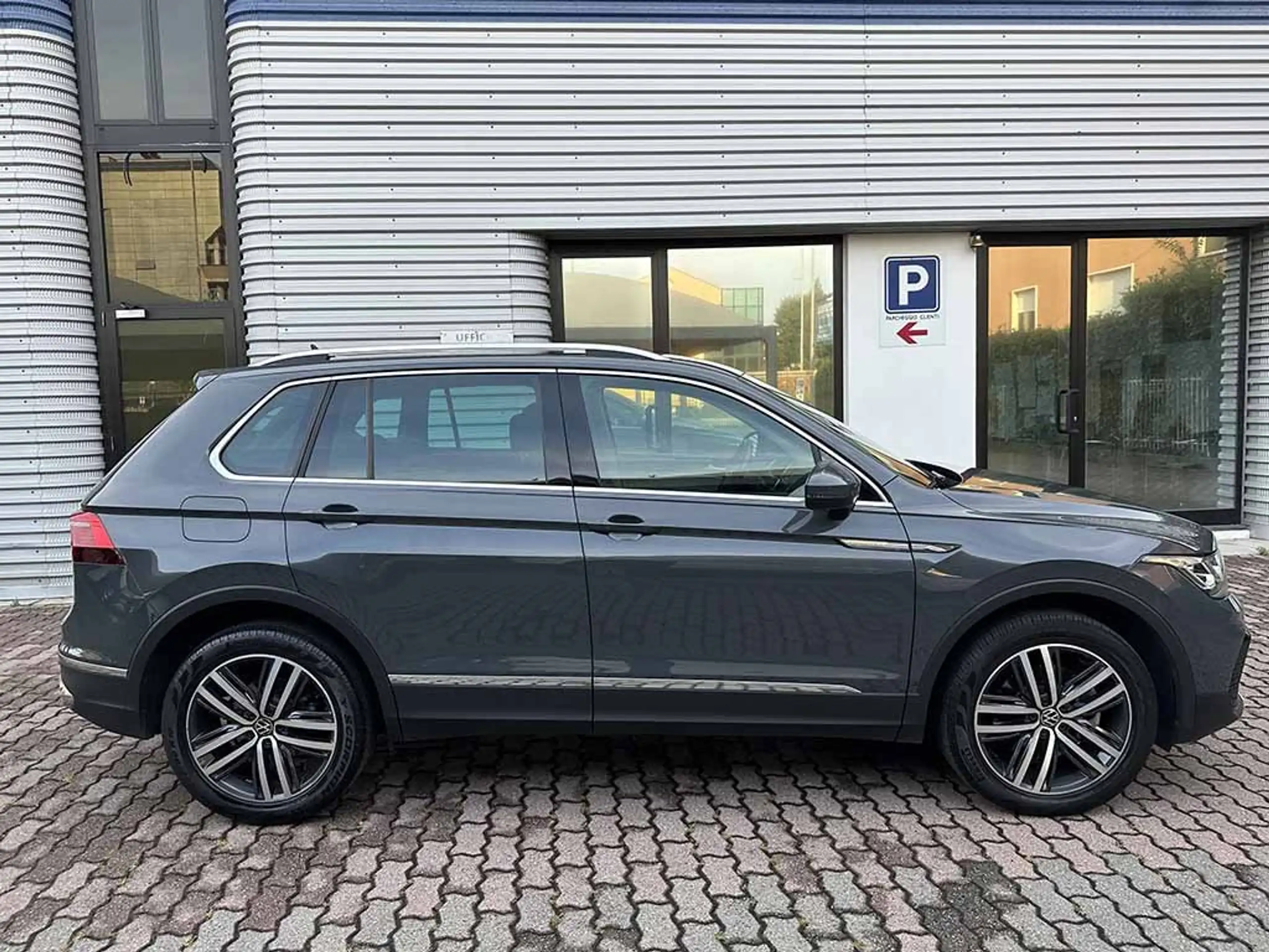 Volkswagen - Tiguan