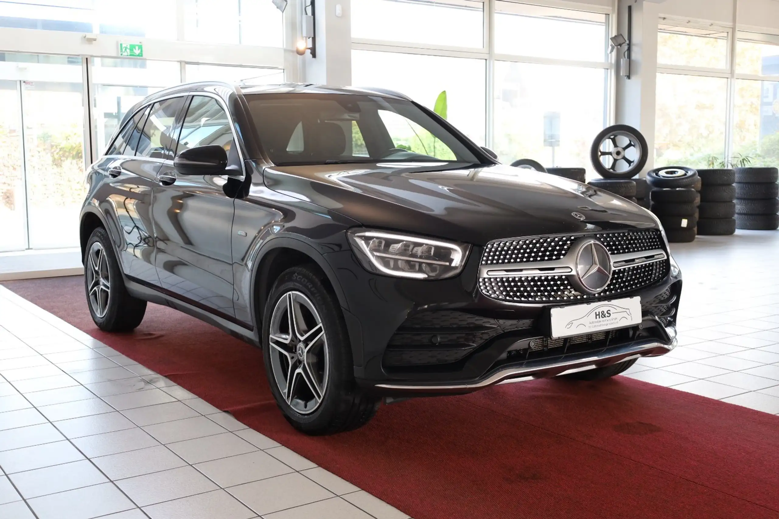 Mercedes-Benz - GLC 300