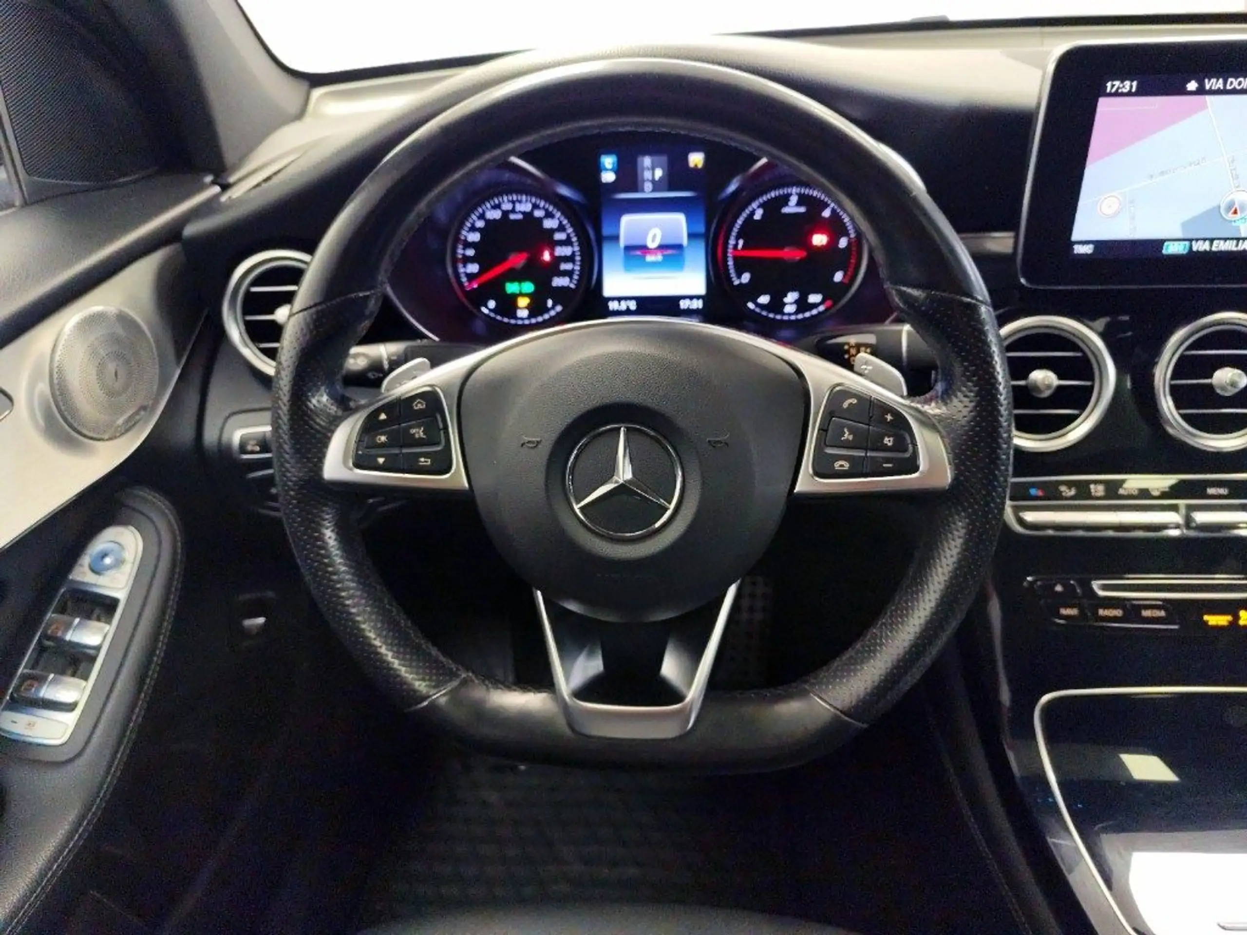 Mercedes-Benz - GLC 250