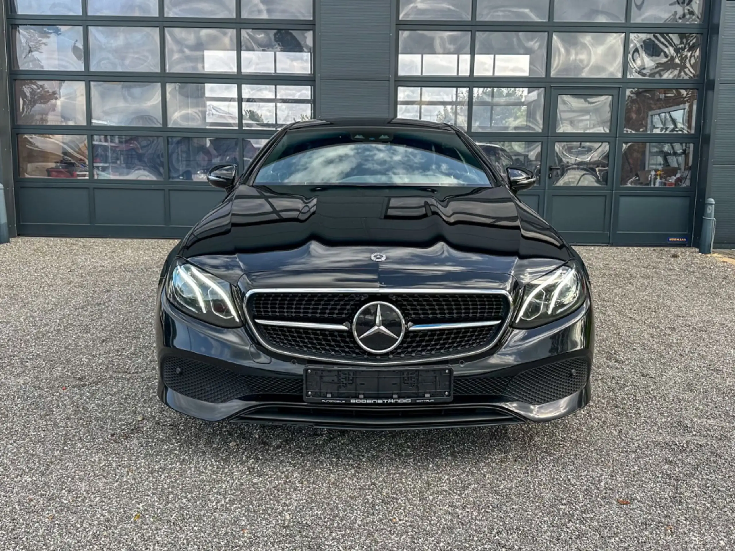 Mercedes-Benz - E 300