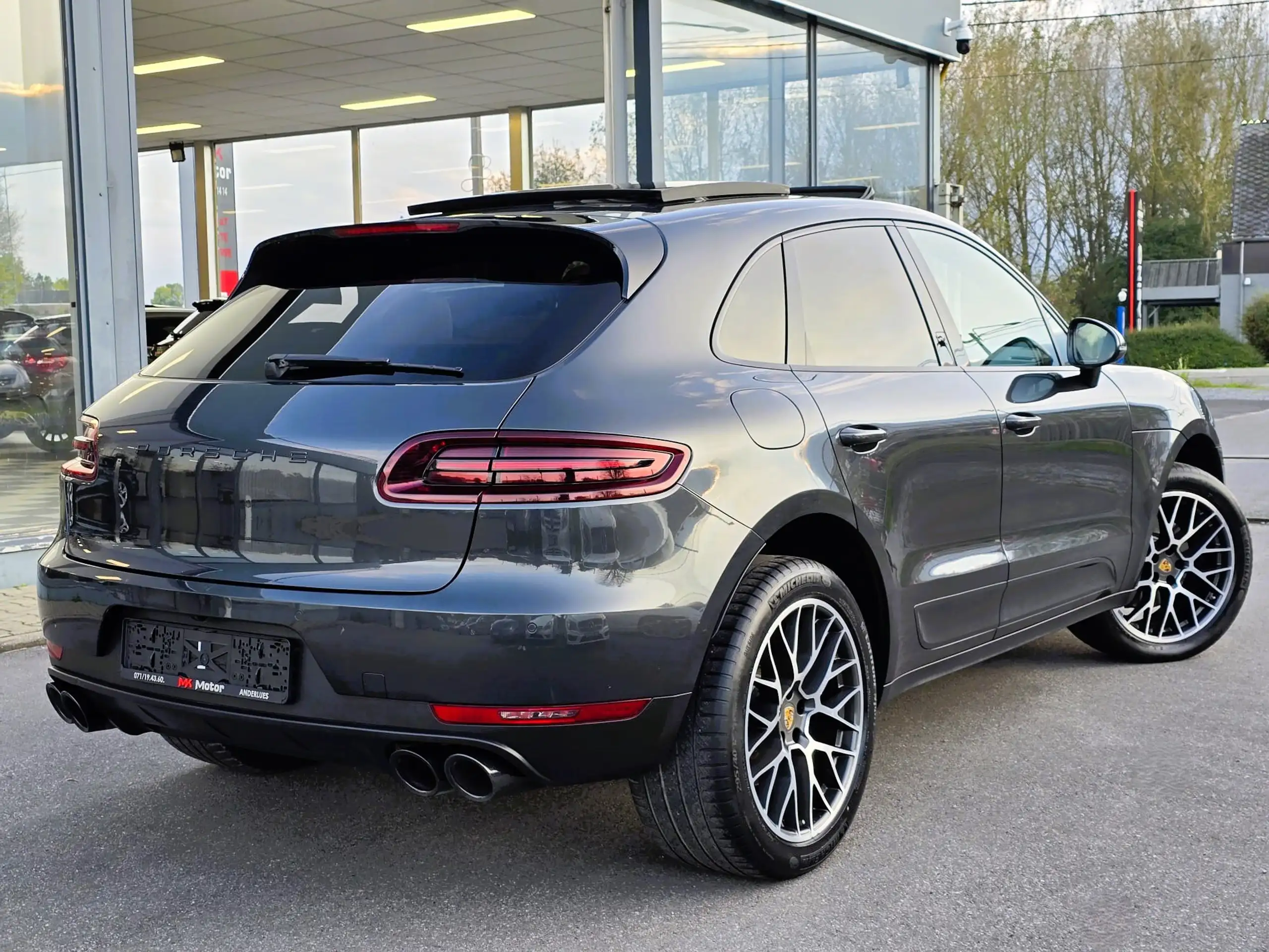 Porsche - Macan