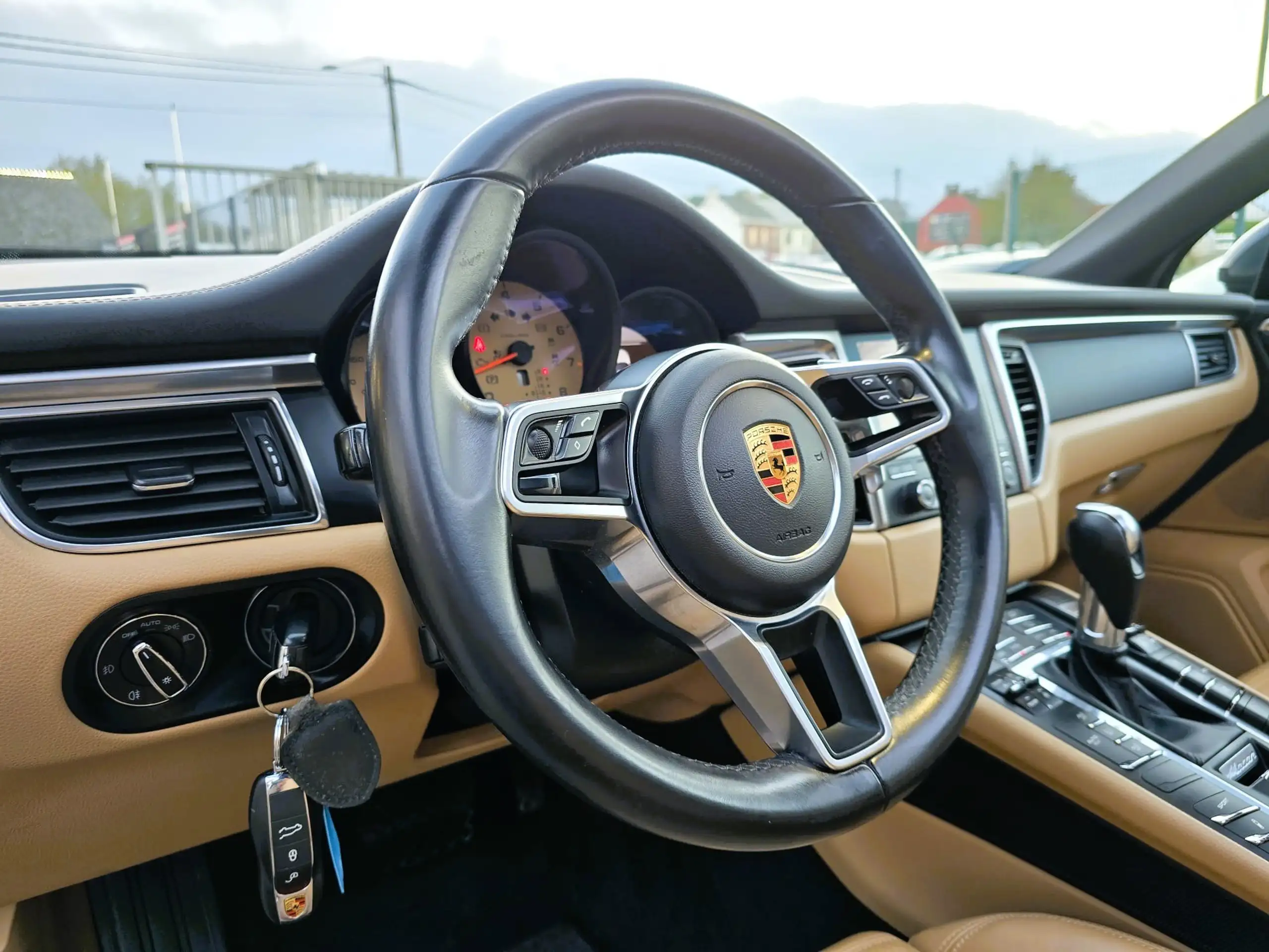 Porsche - Macan