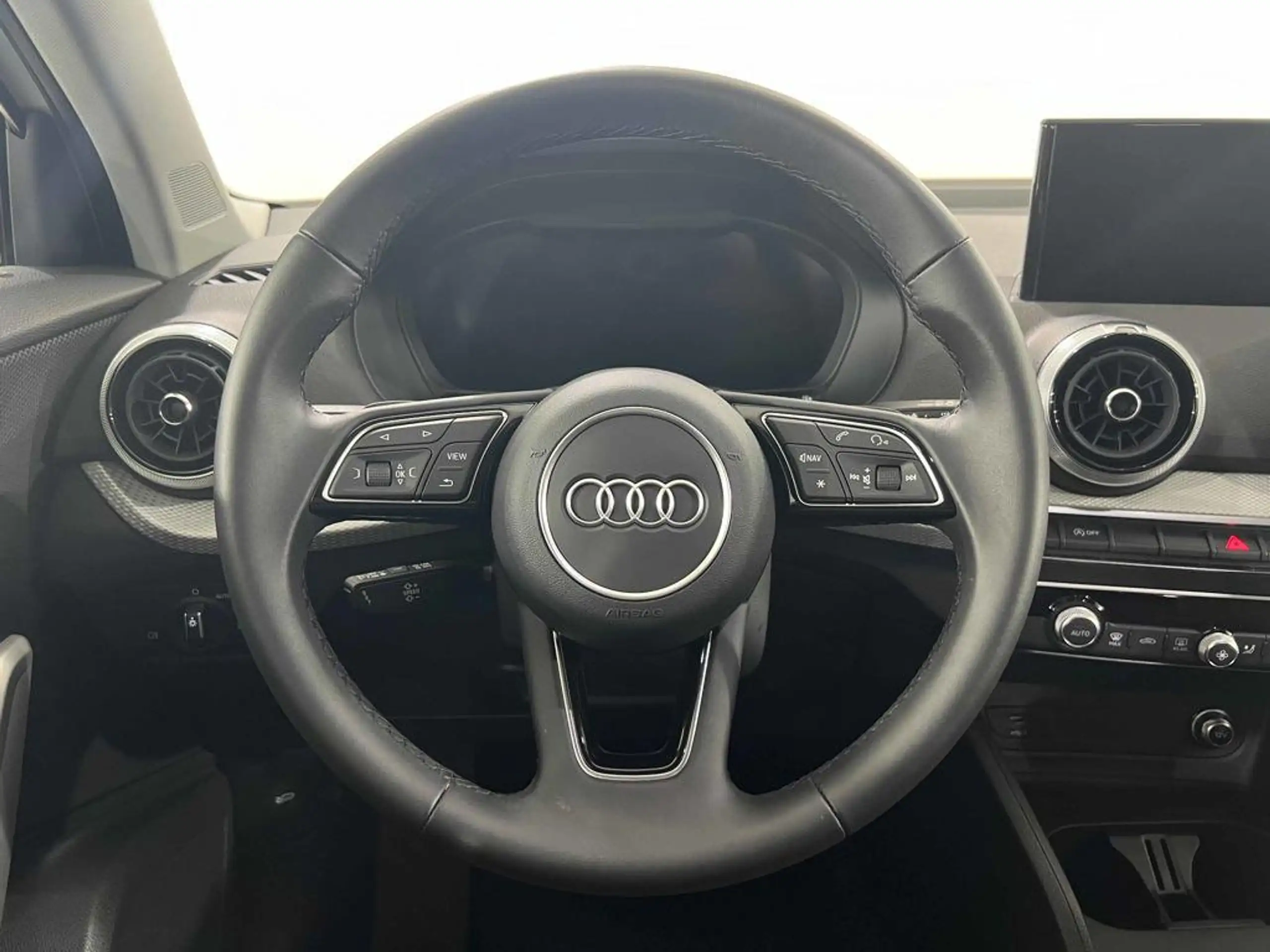 Audi - Q2