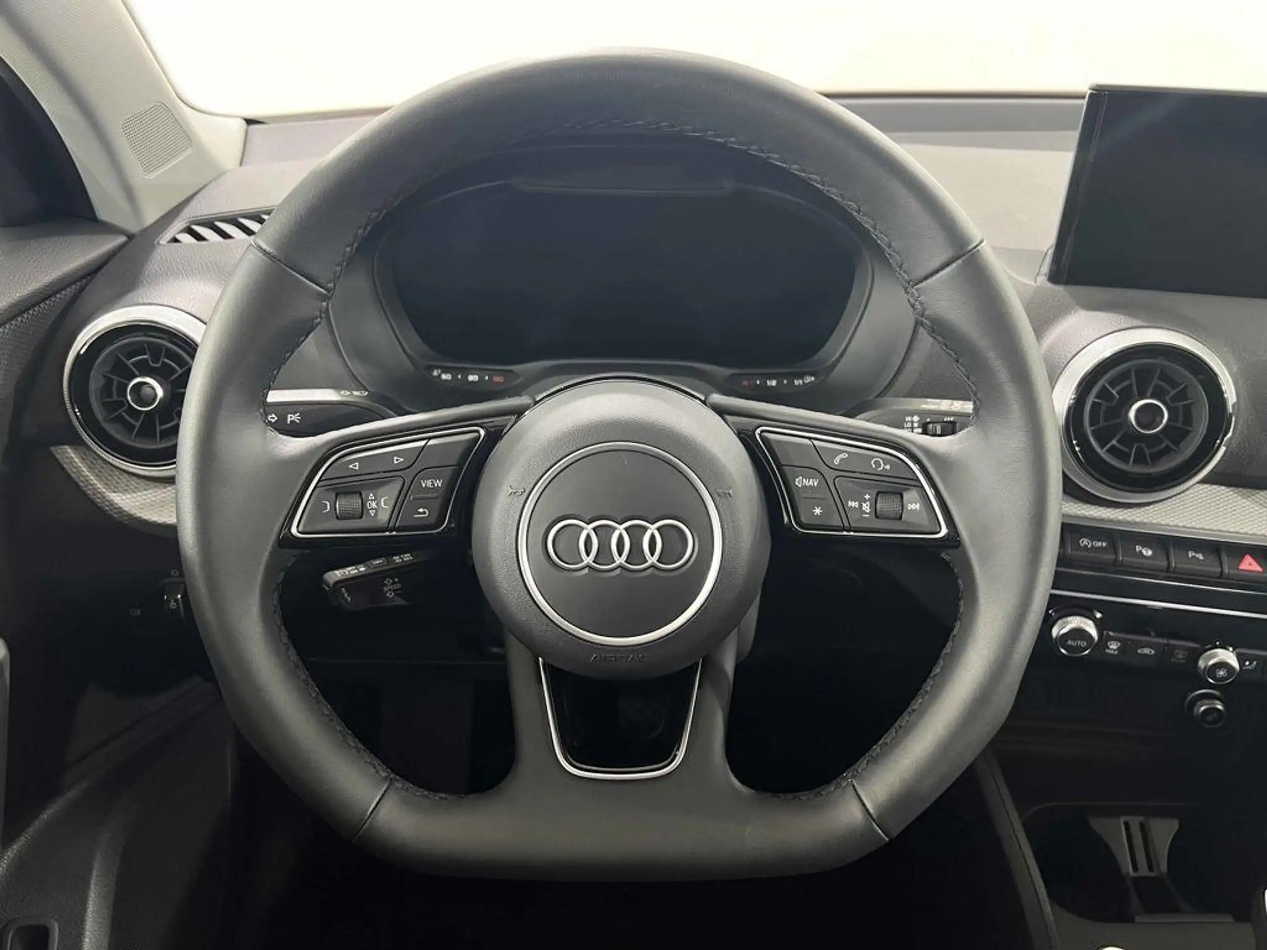 Audi - Q2