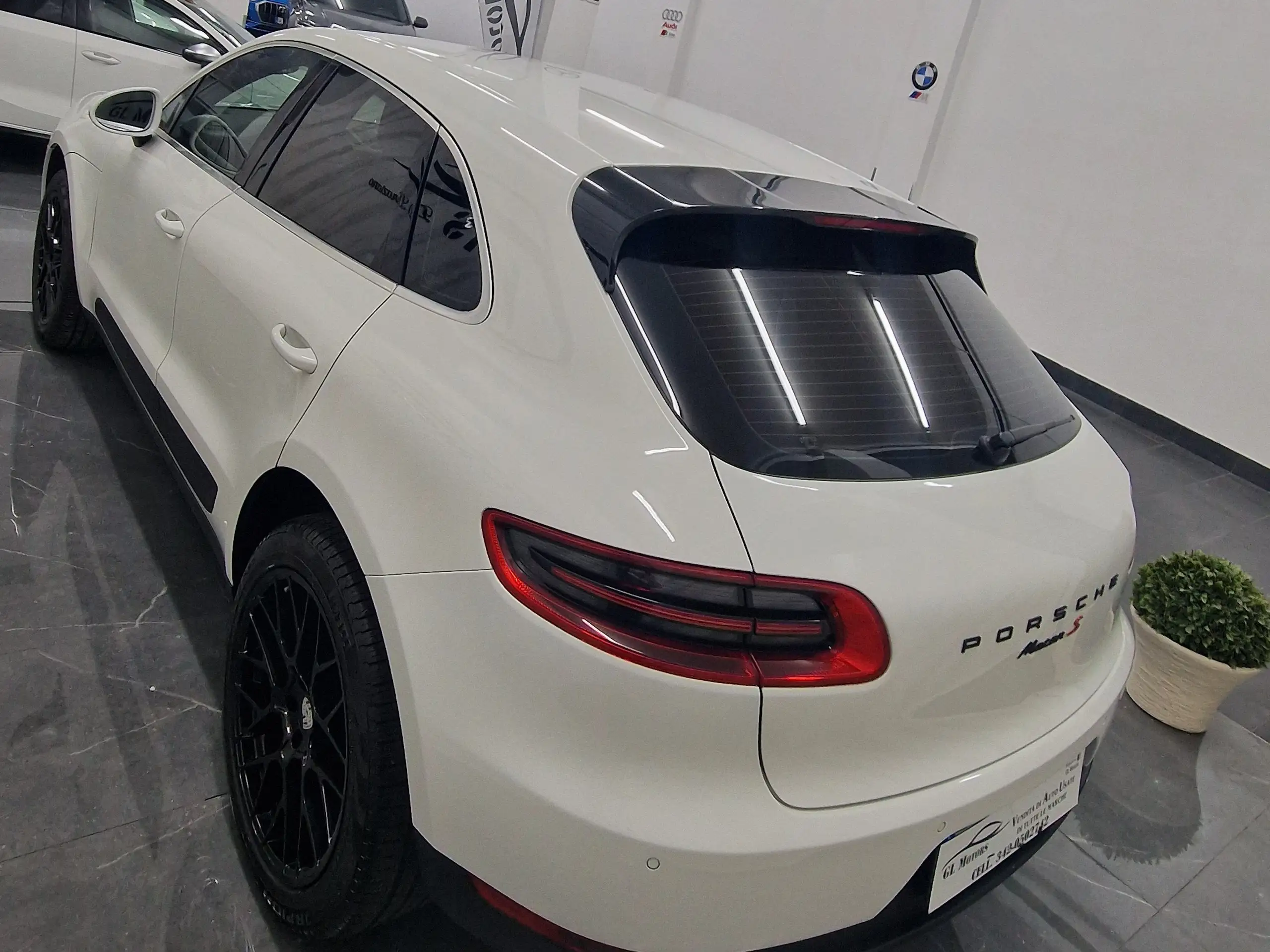 Porsche - Macan