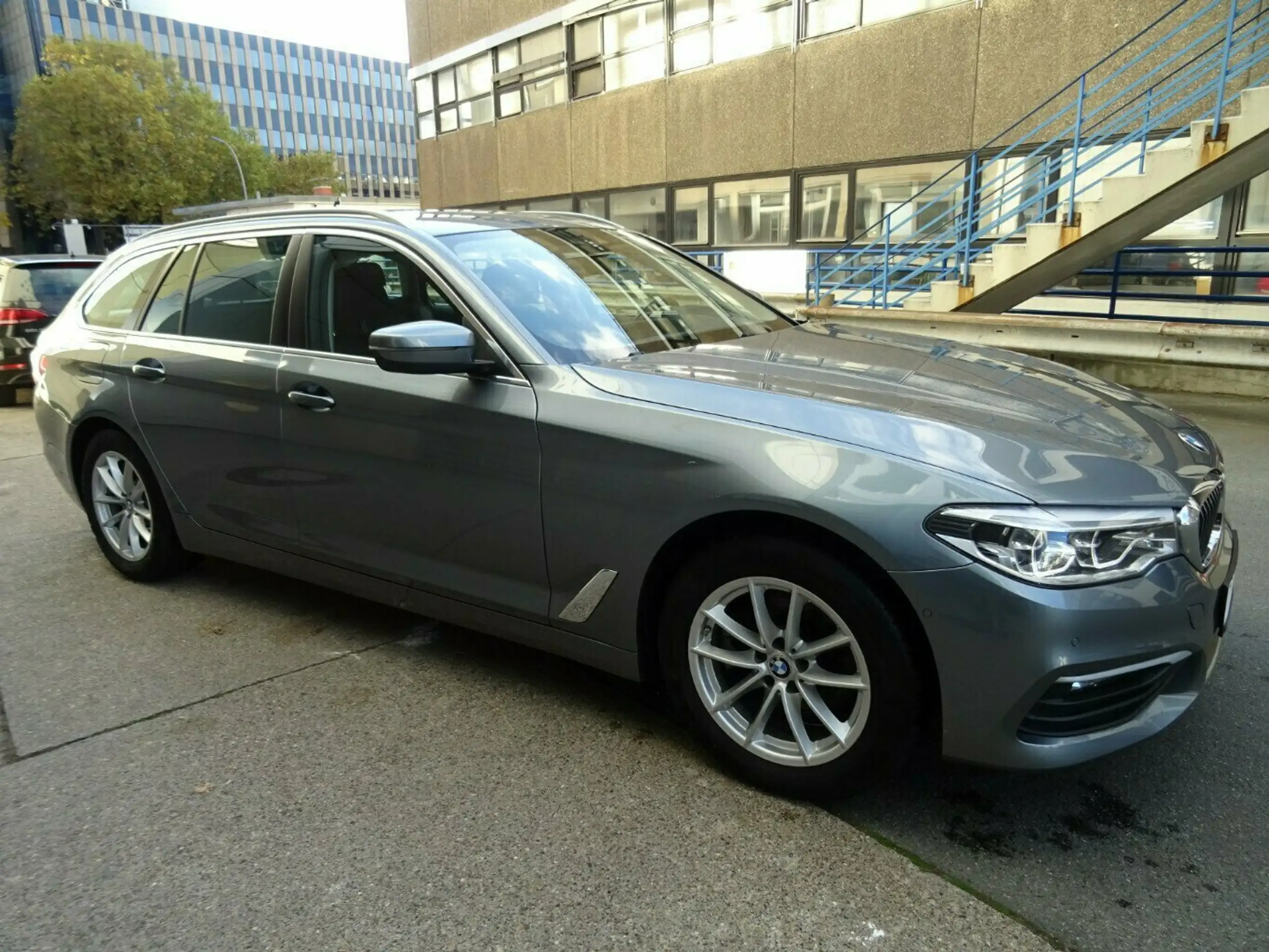 BMW - 520