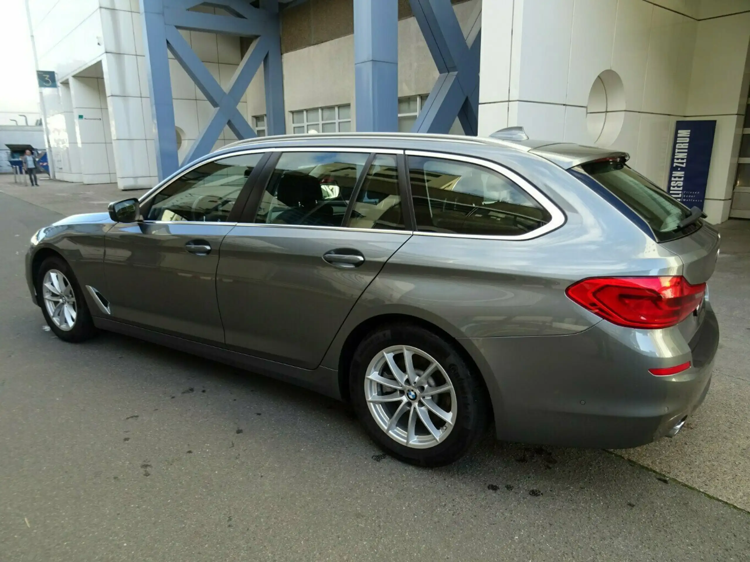 BMW - 520