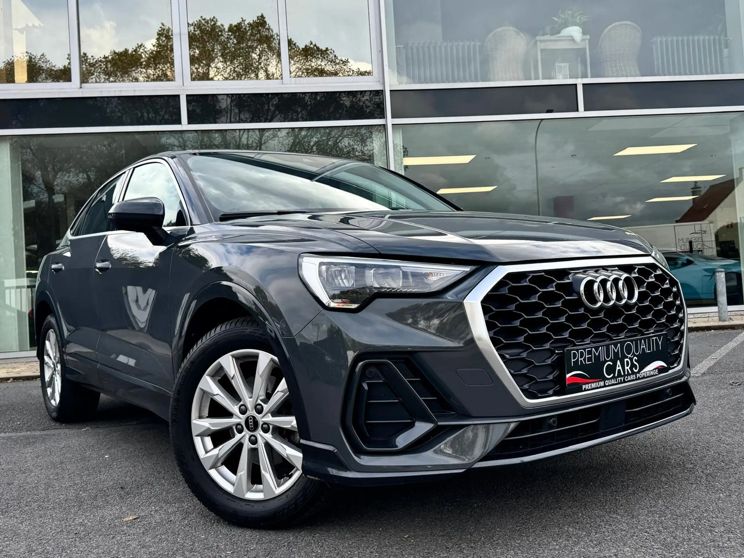 Audi - Q3