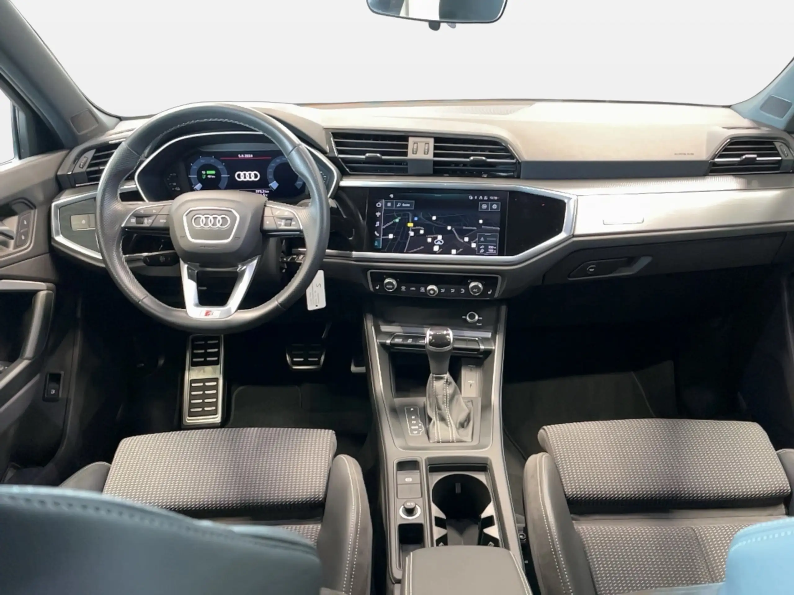 Audi - Q3