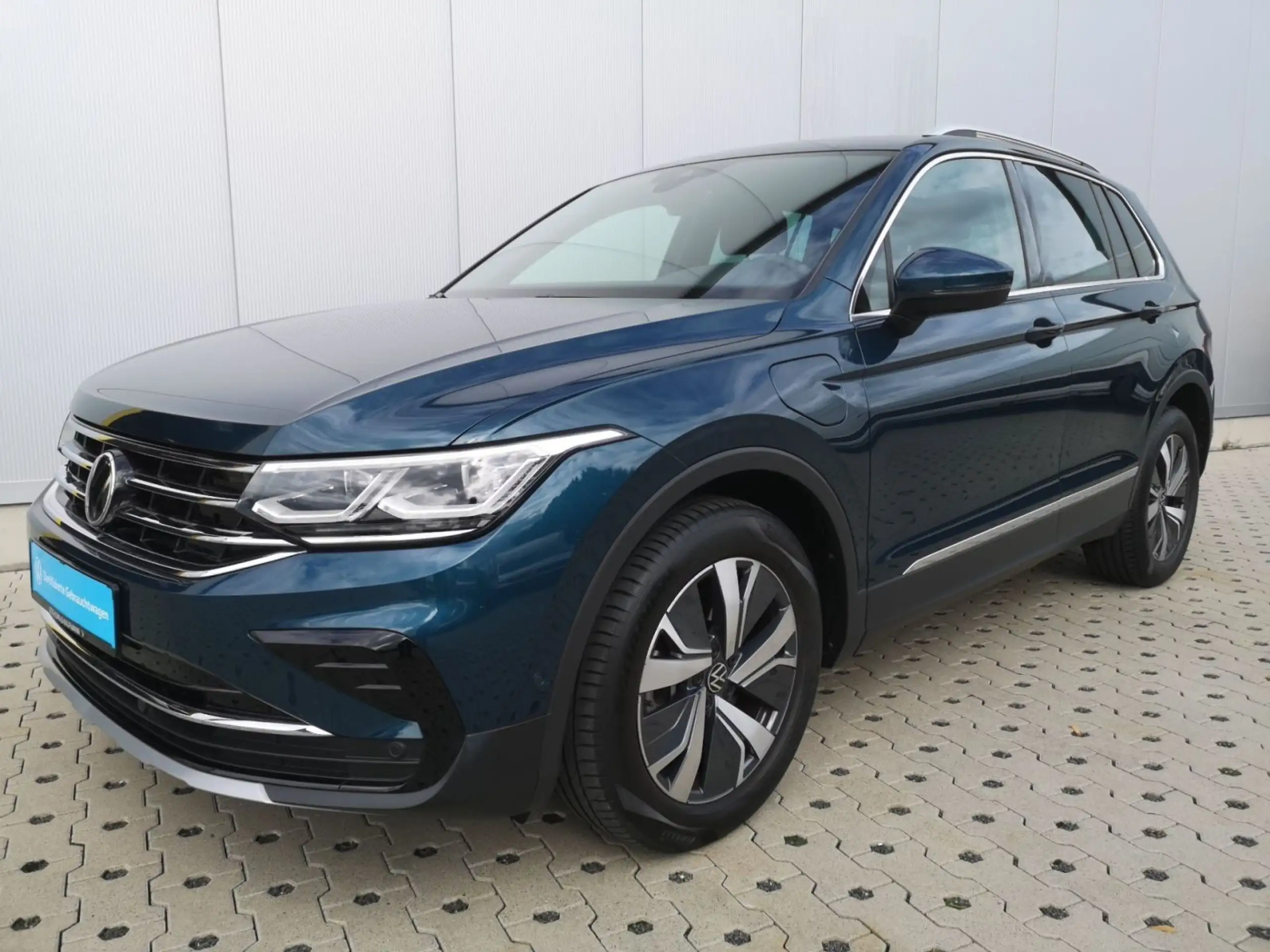 Volkswagen - Tiguan