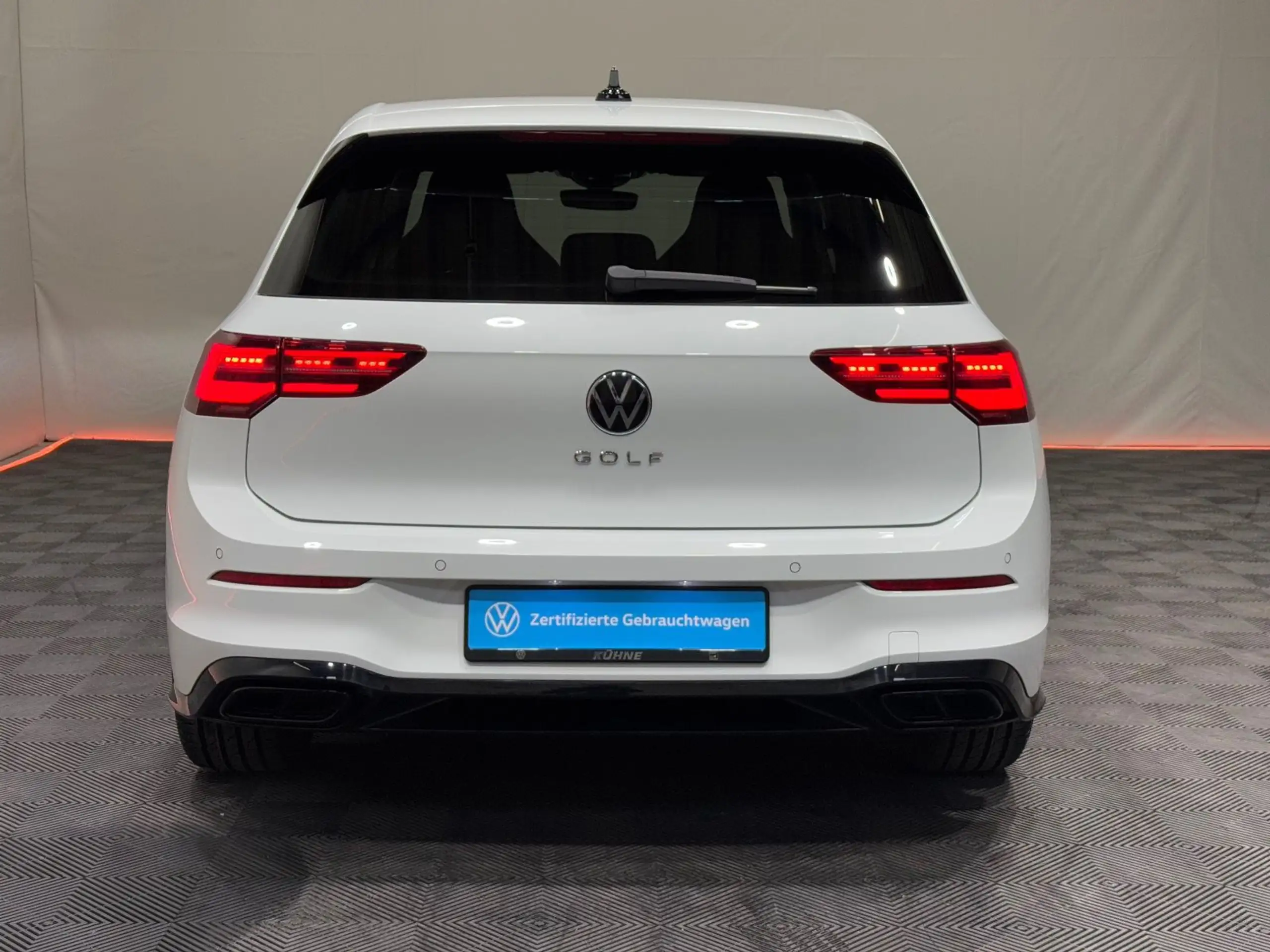 Volkswagen - Golf