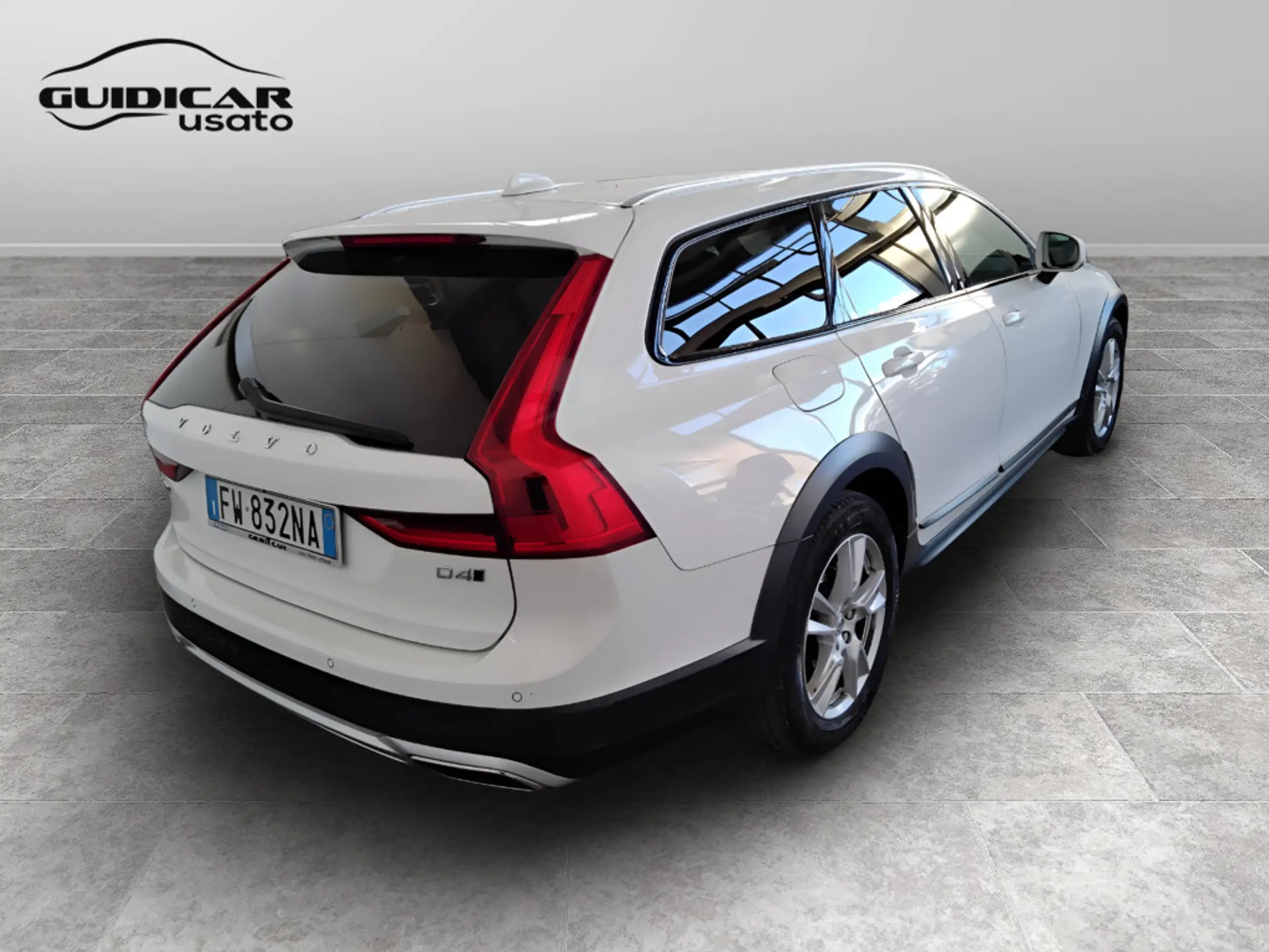 Volvo - V90 Cross Country