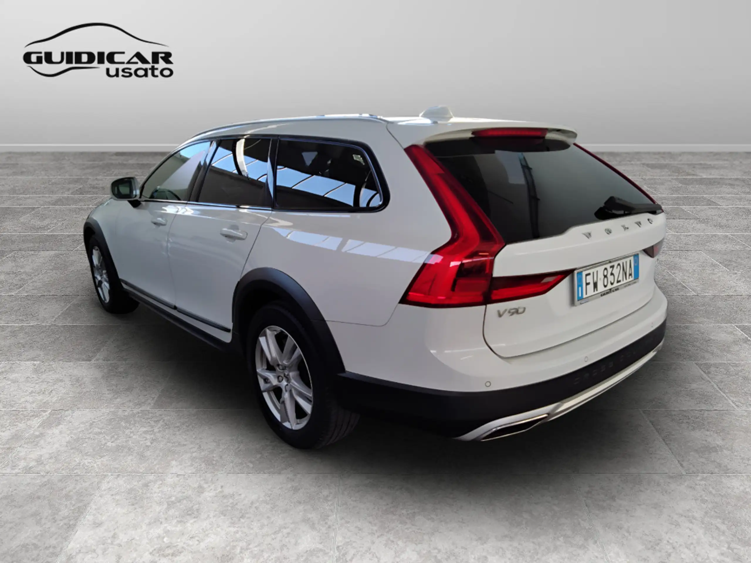 Volvo - V90 Cross Country