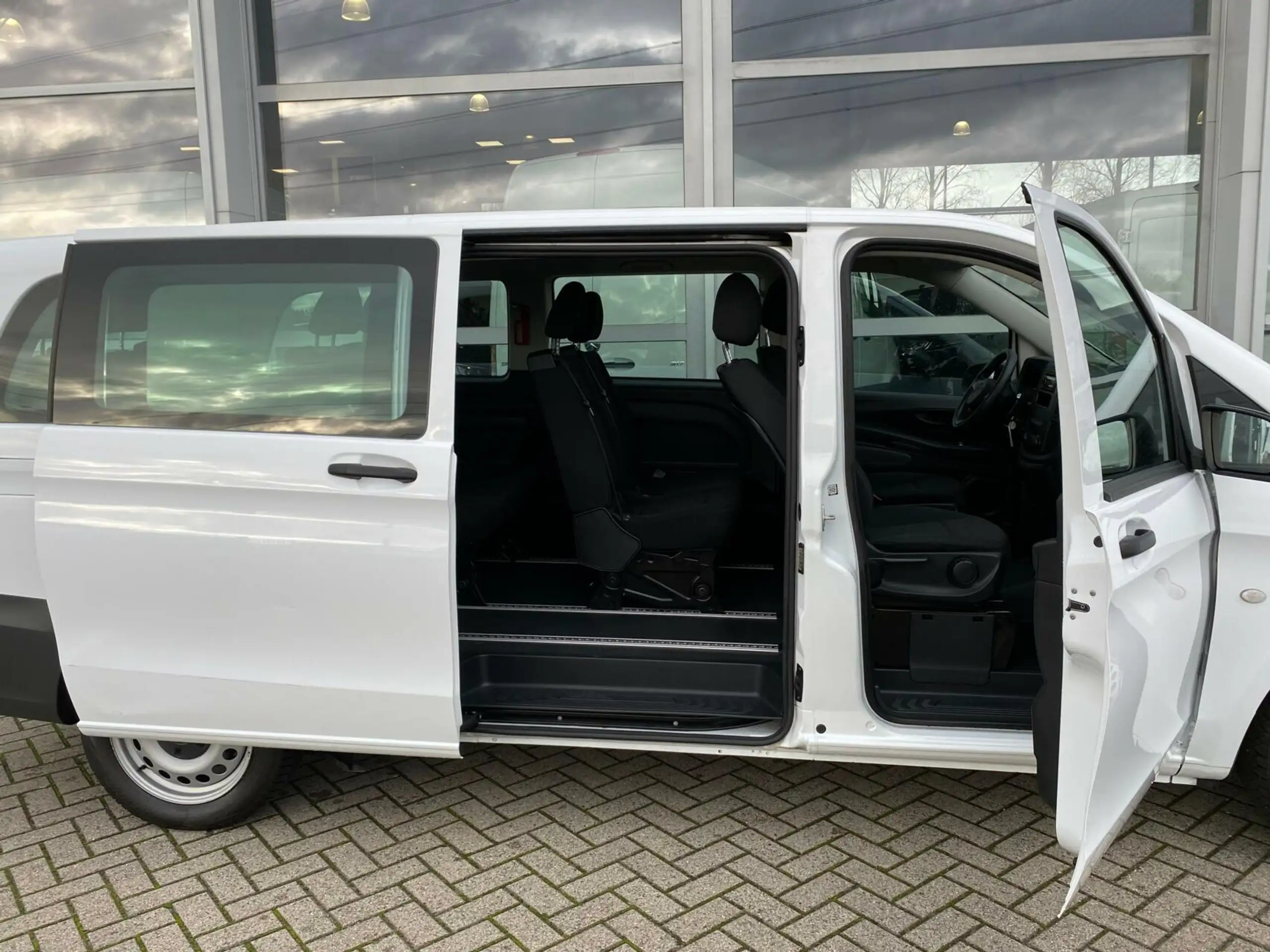 Mercedes-Benz - Vito