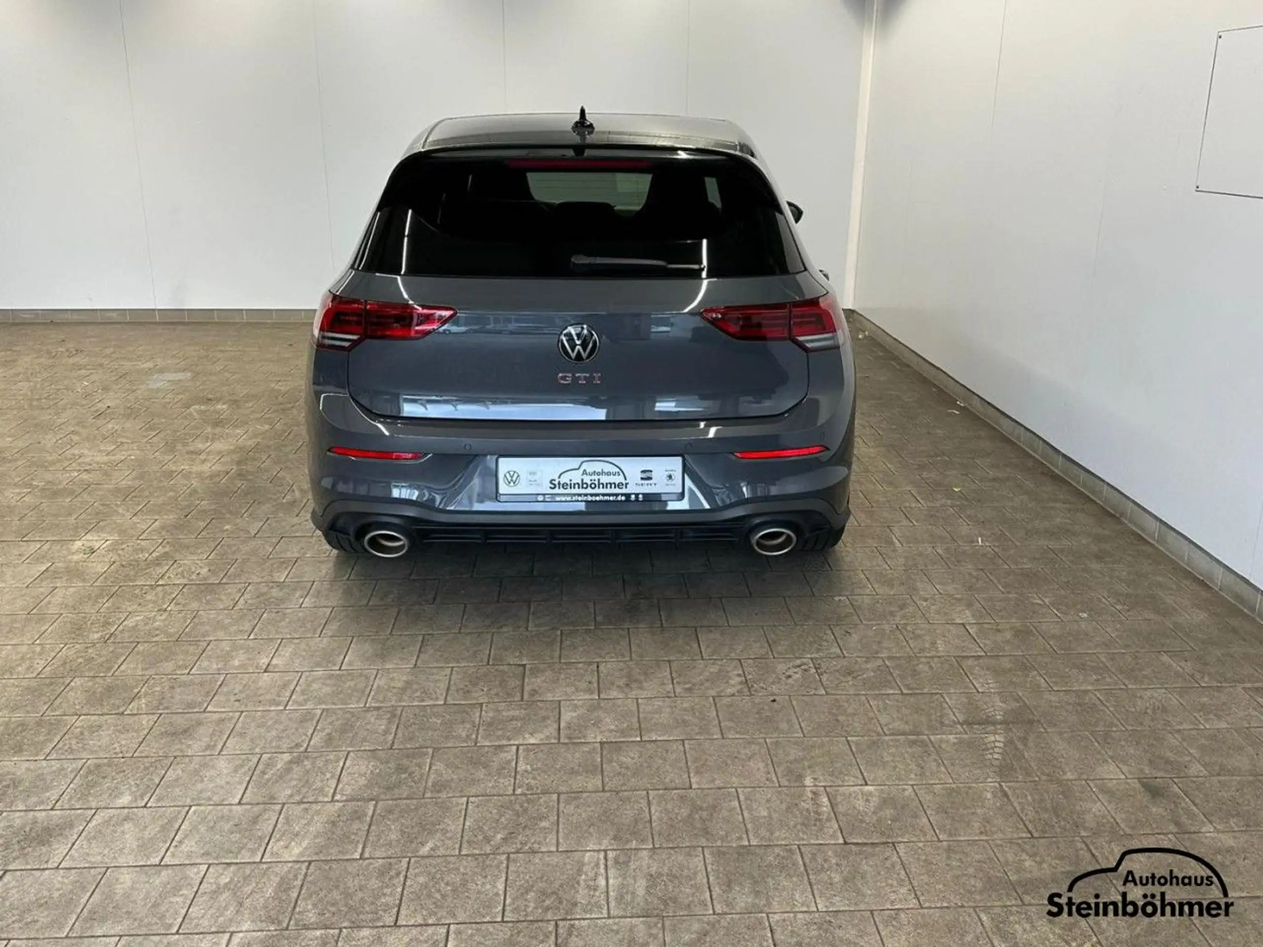 Volkswagen - Golf GTI