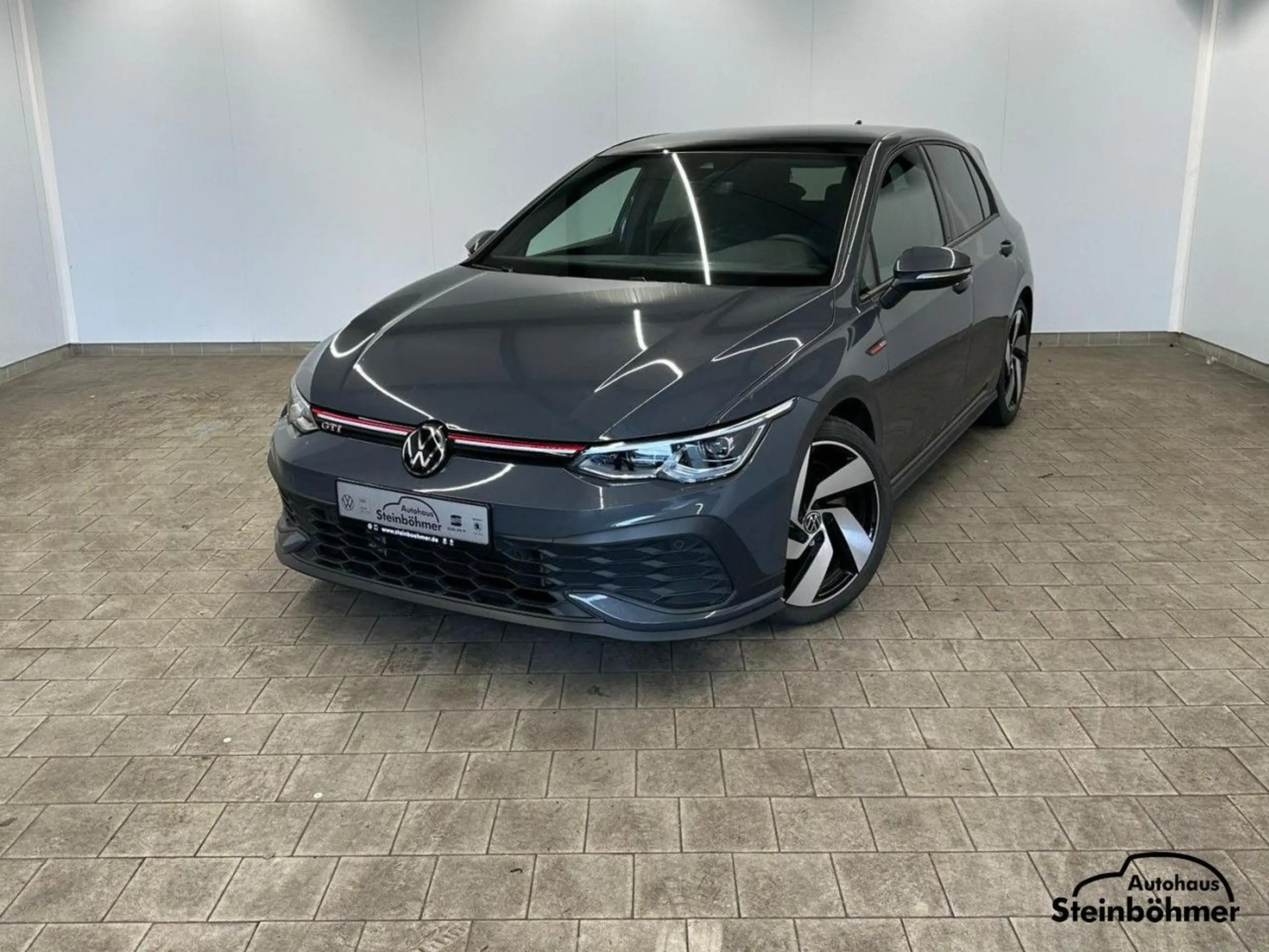 Volkswagen - Golf GTI