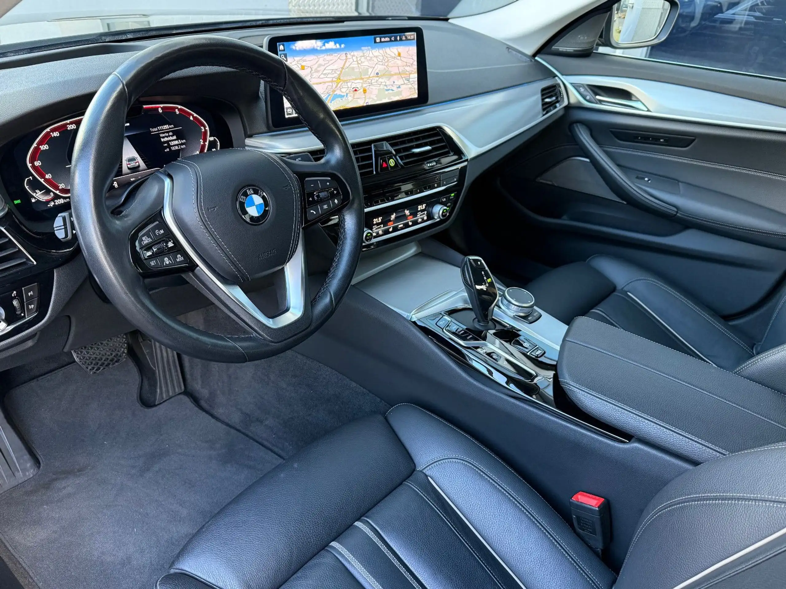 BMW - 530