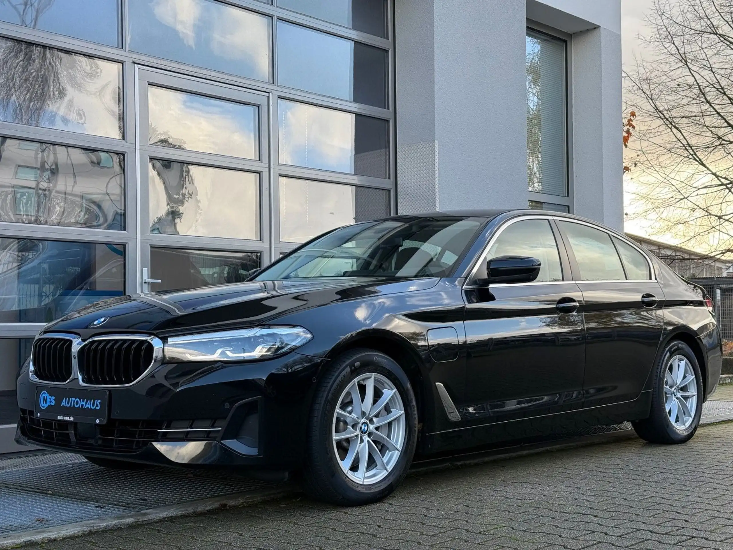 BMW - 530