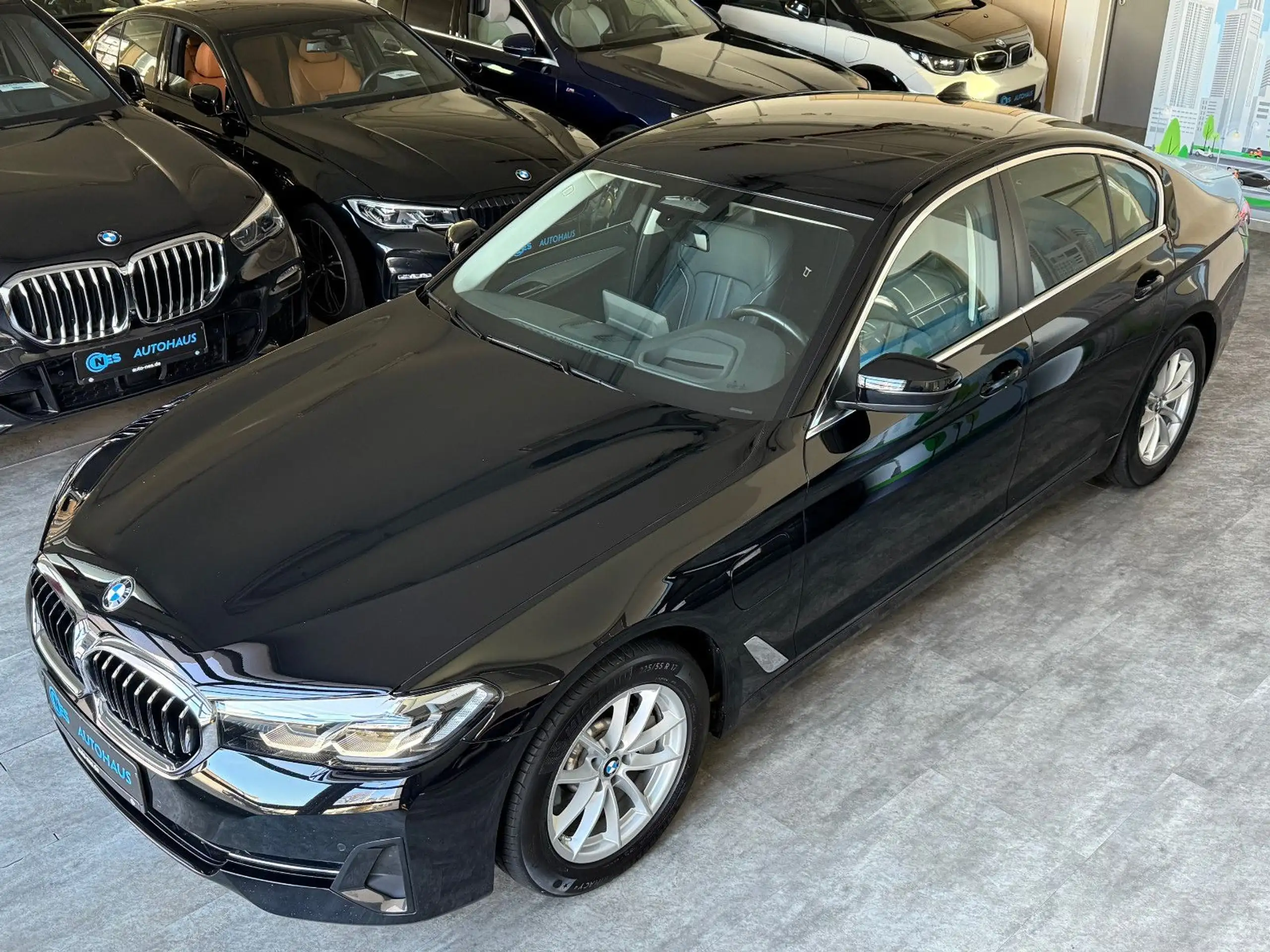 BMW - 530