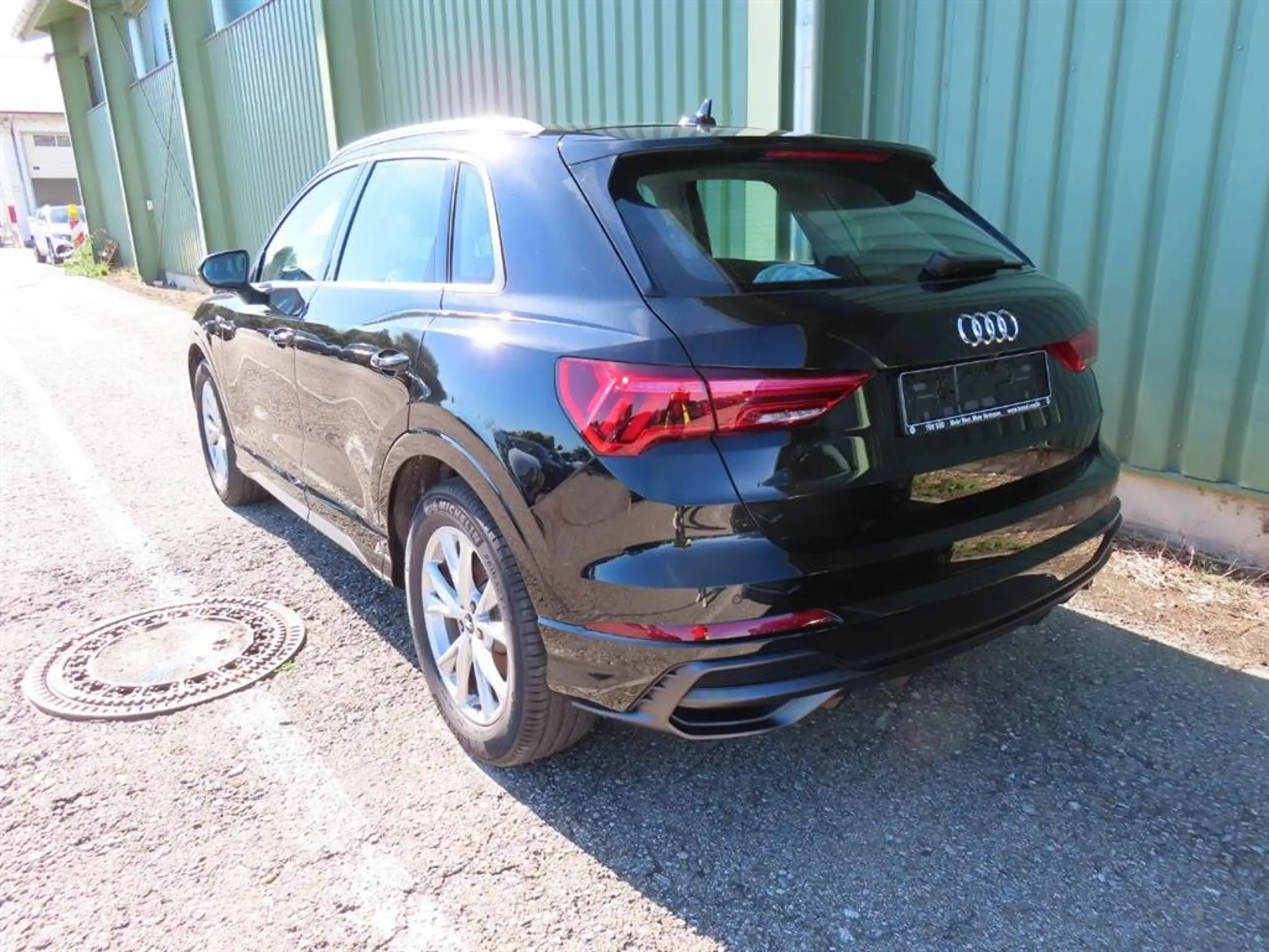 Audi - Q3