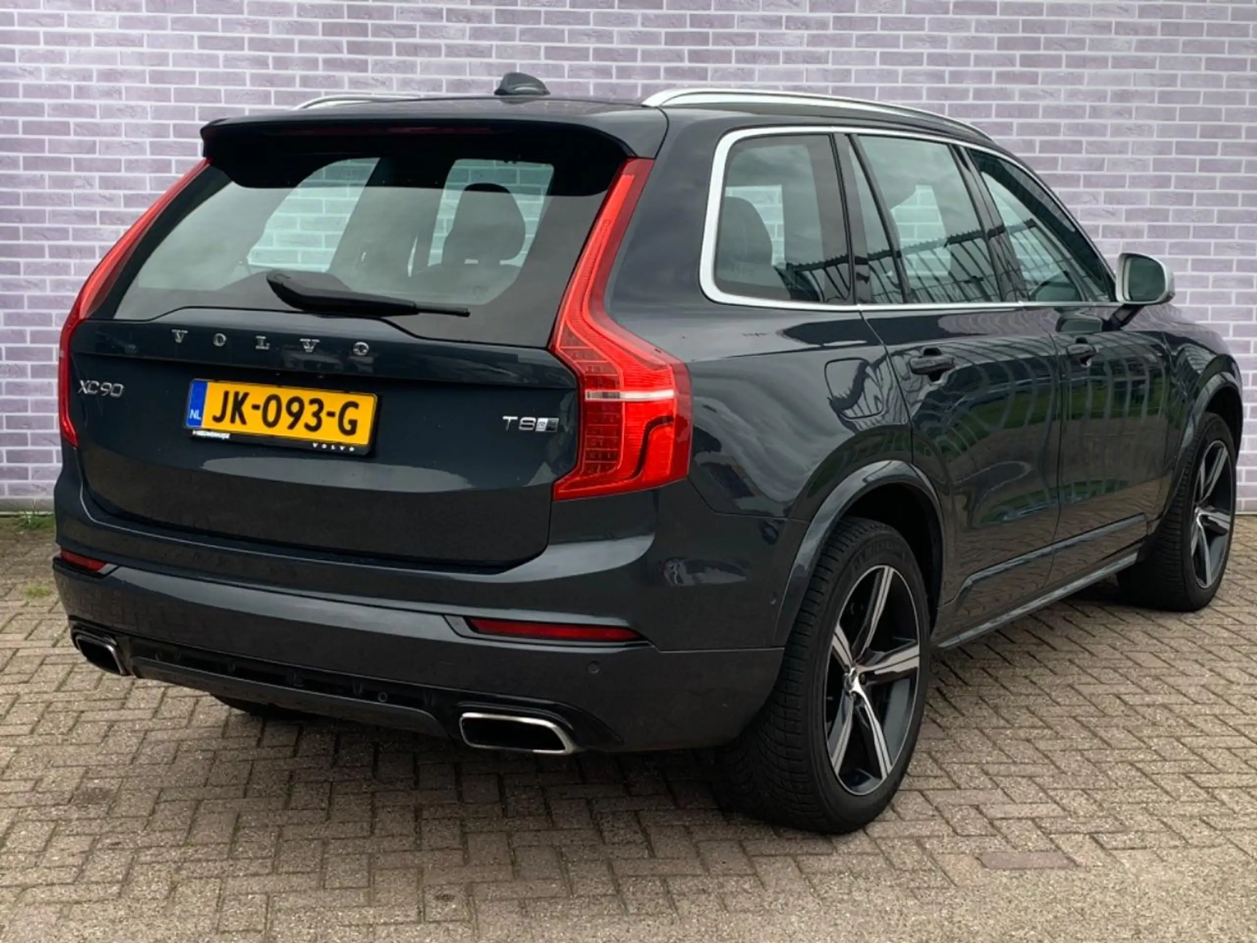 Volvo - XC90