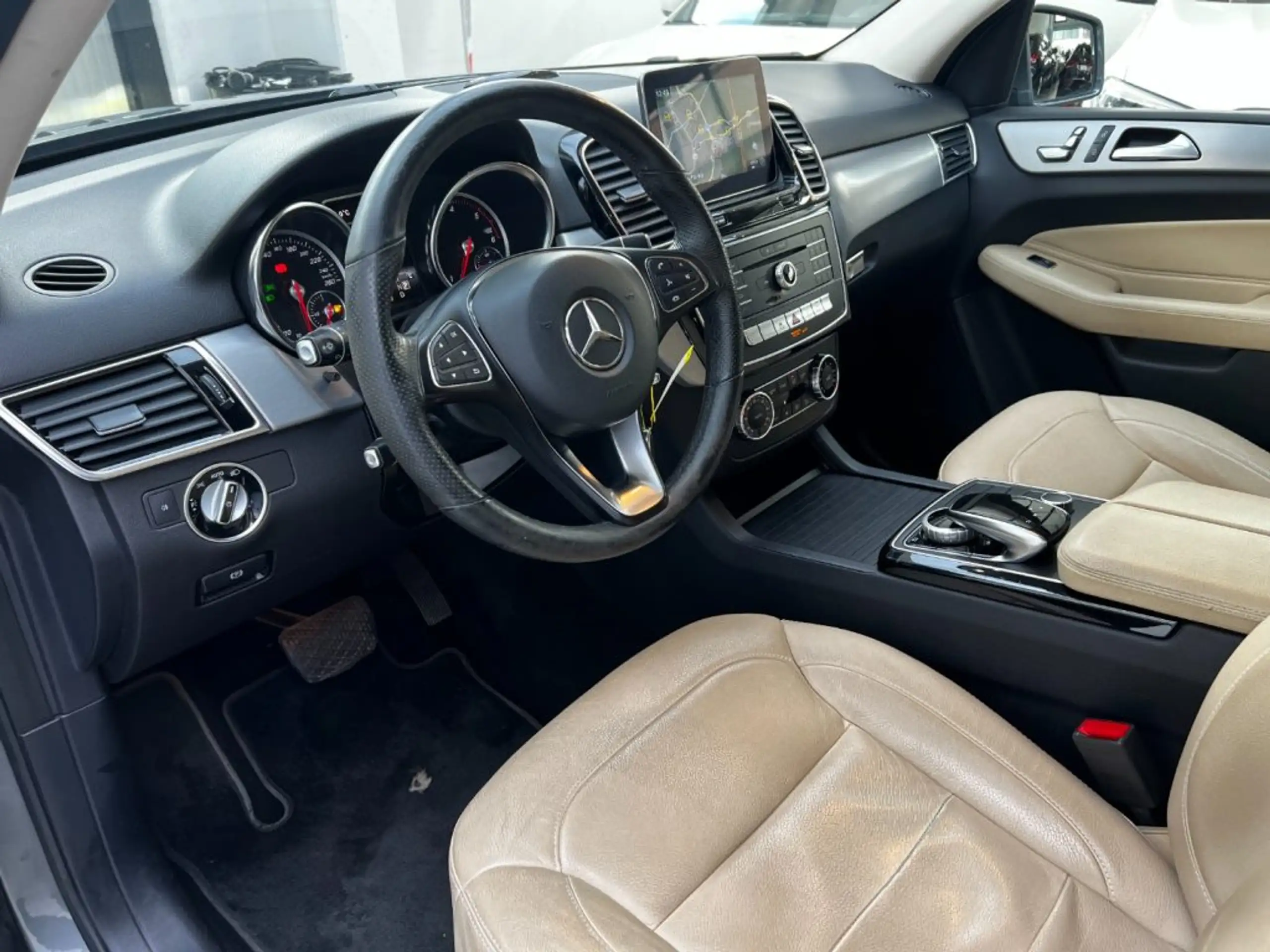 Mercedes-Benz - GLE 250