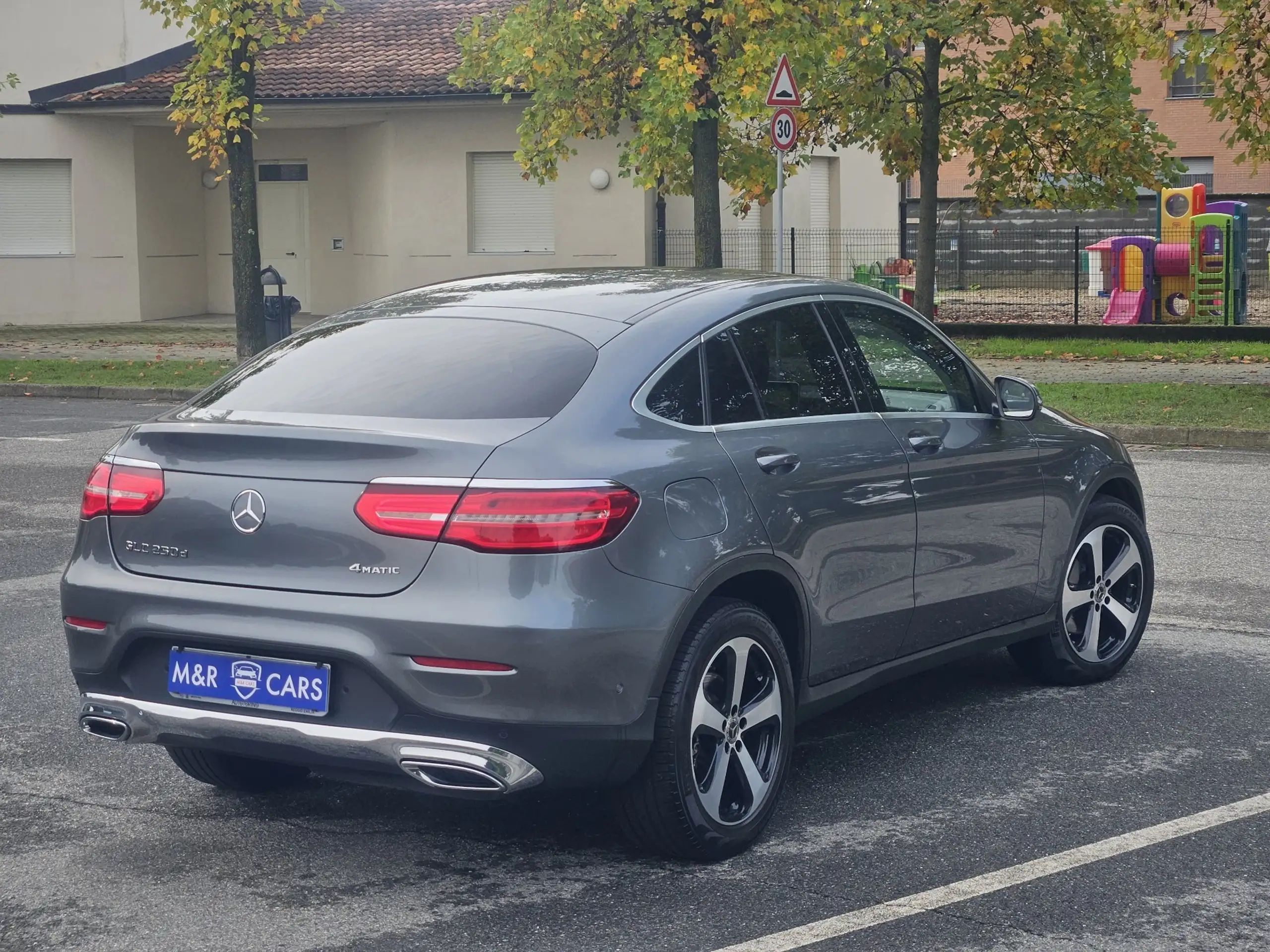 Mercedes-Benz - GLC 250