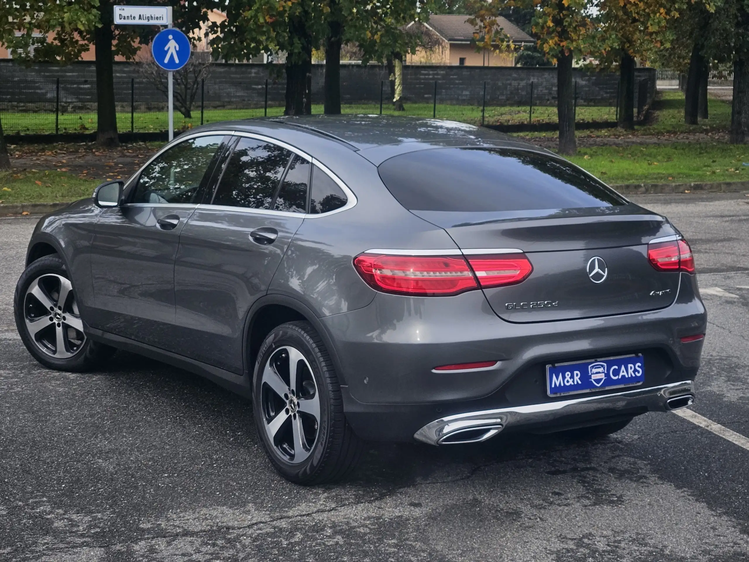 Mercedes-Benz - GLC 250