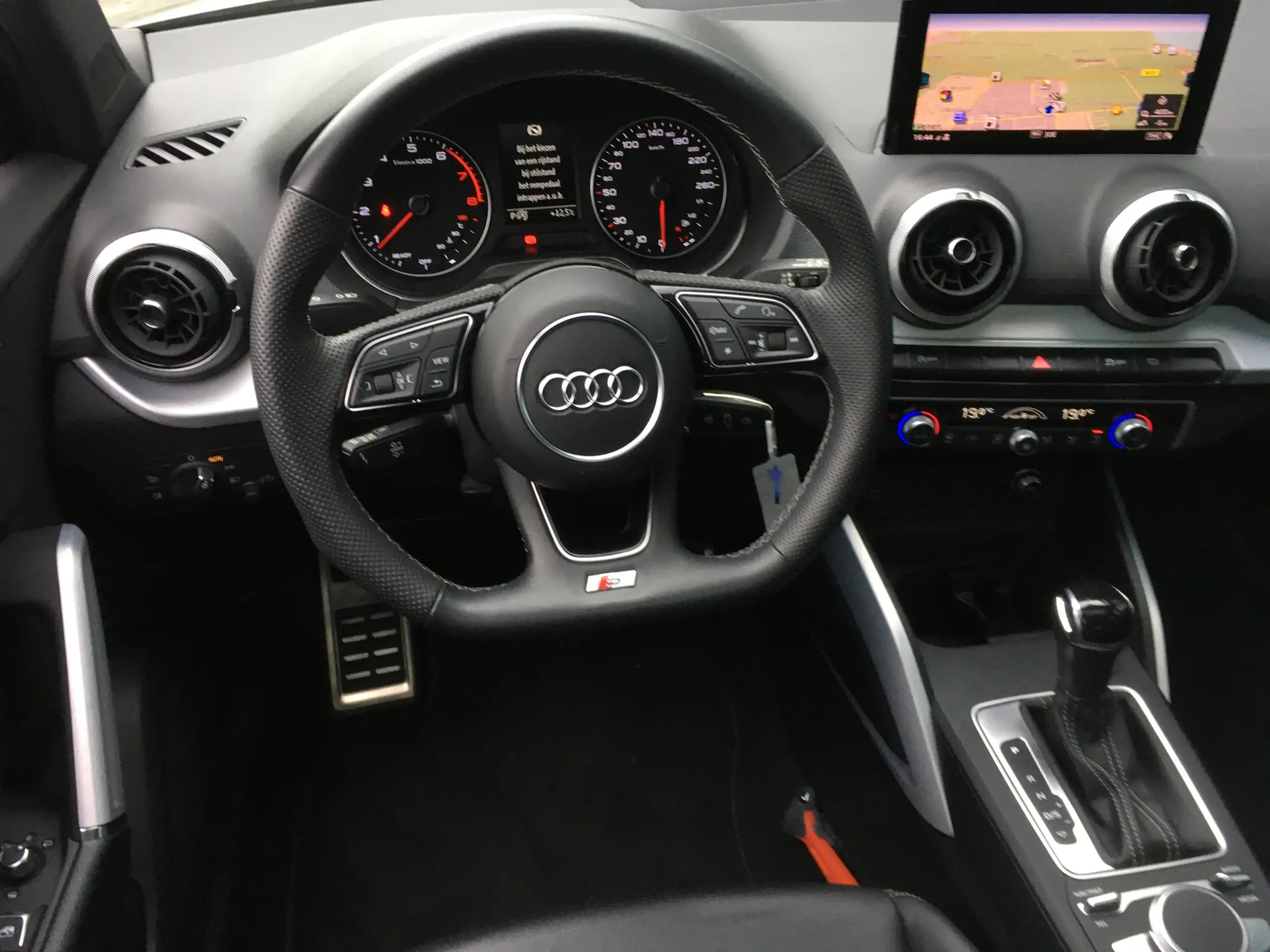 Audi - Q2