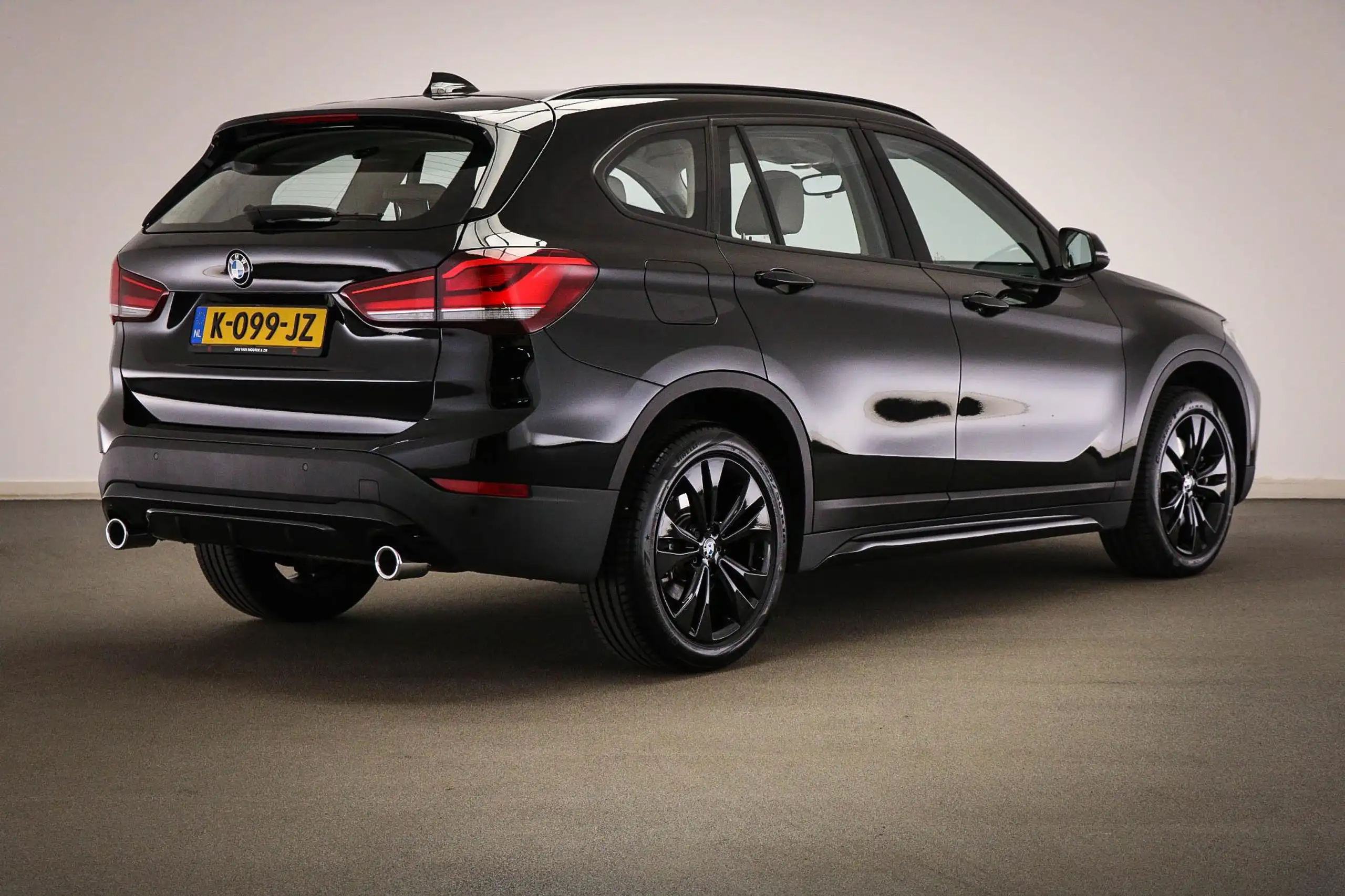 BMW - X1