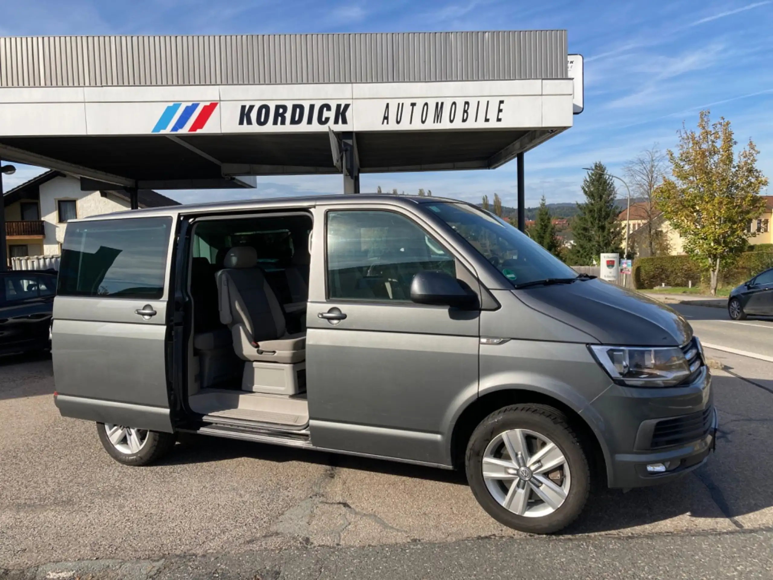 Volkswagen T6 Multivan 2015