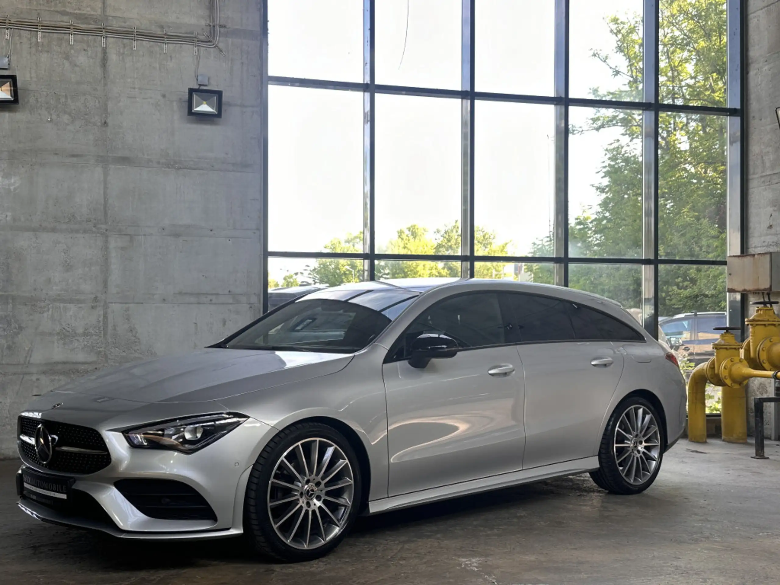 Mercedes-Benz - CLA 200