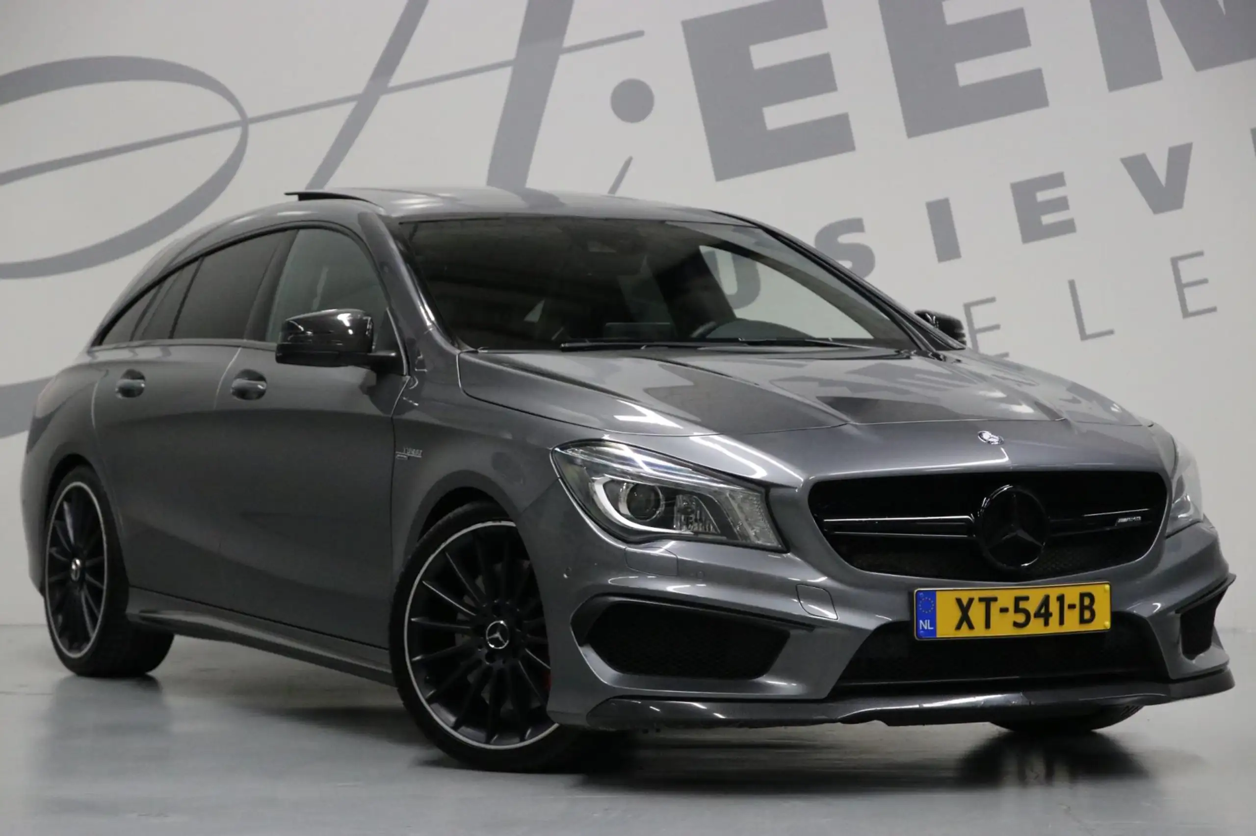 Mercedes-Benz - CLA 45 AMG