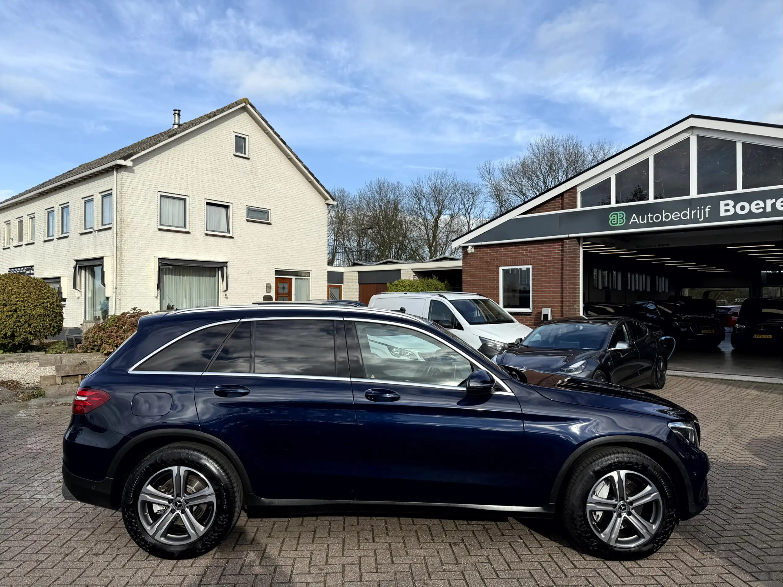 Mercedes-Benz - GLC 250