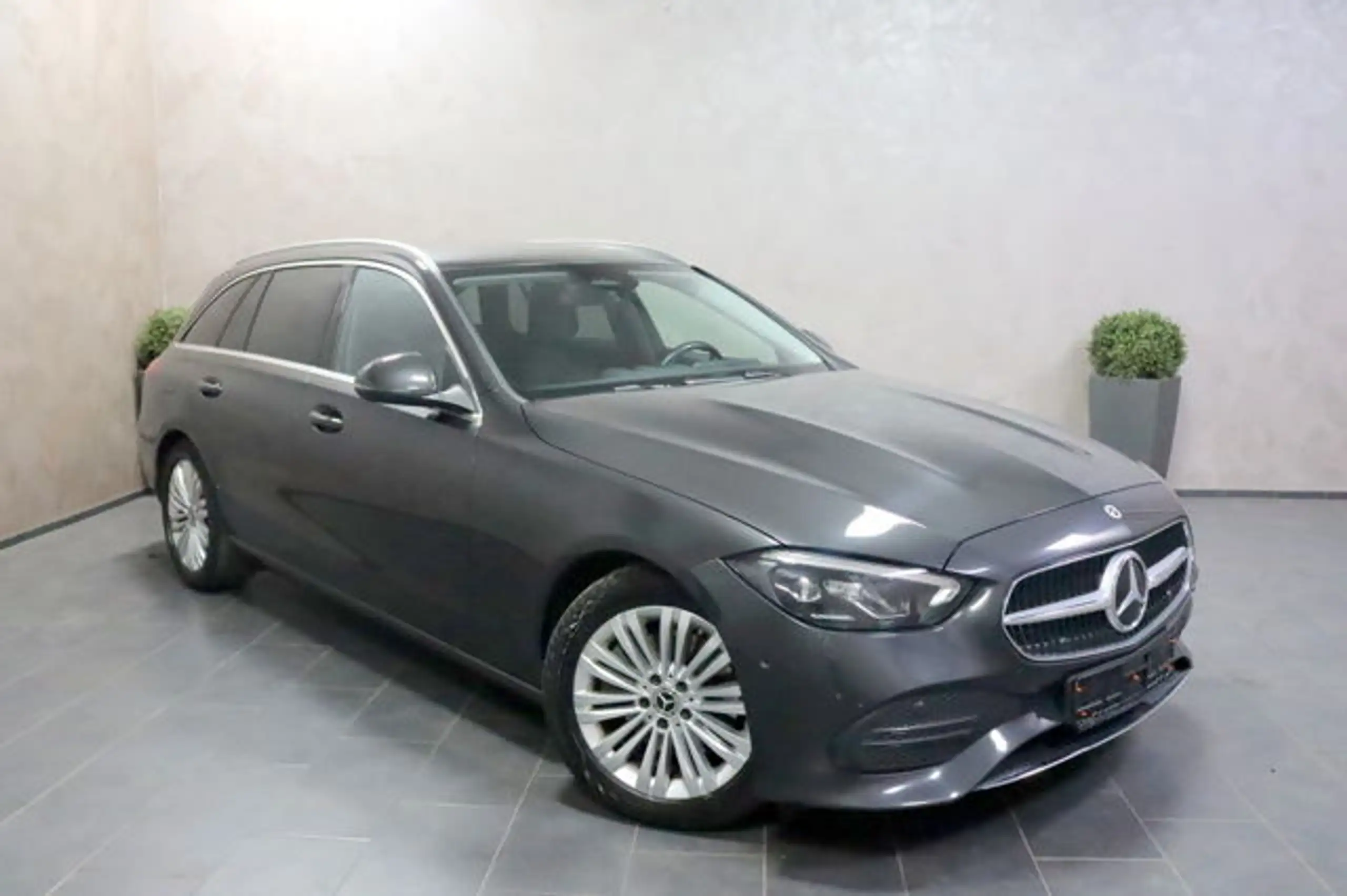 Mercedes-Benz - C 220