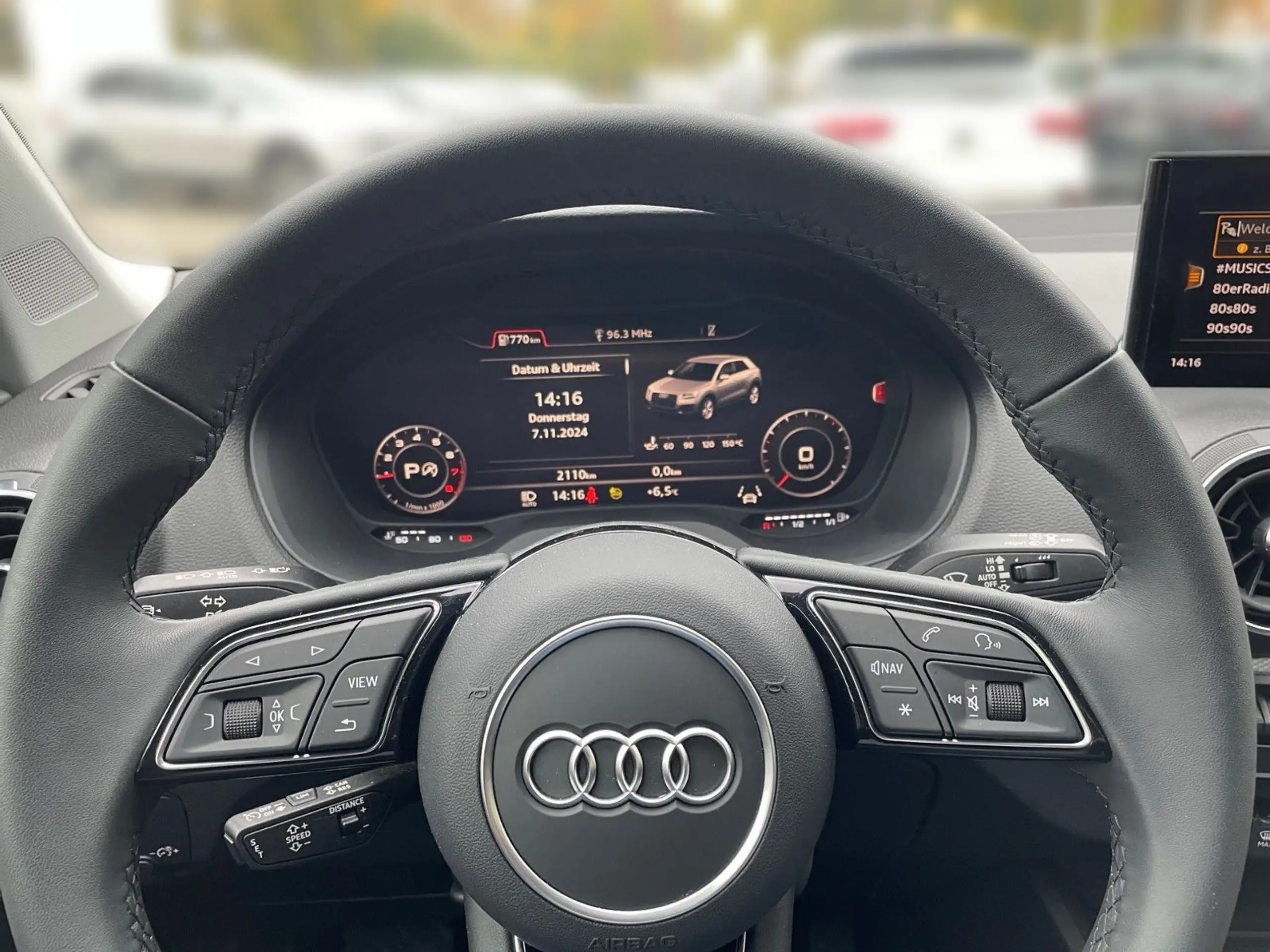 Audi - Q2