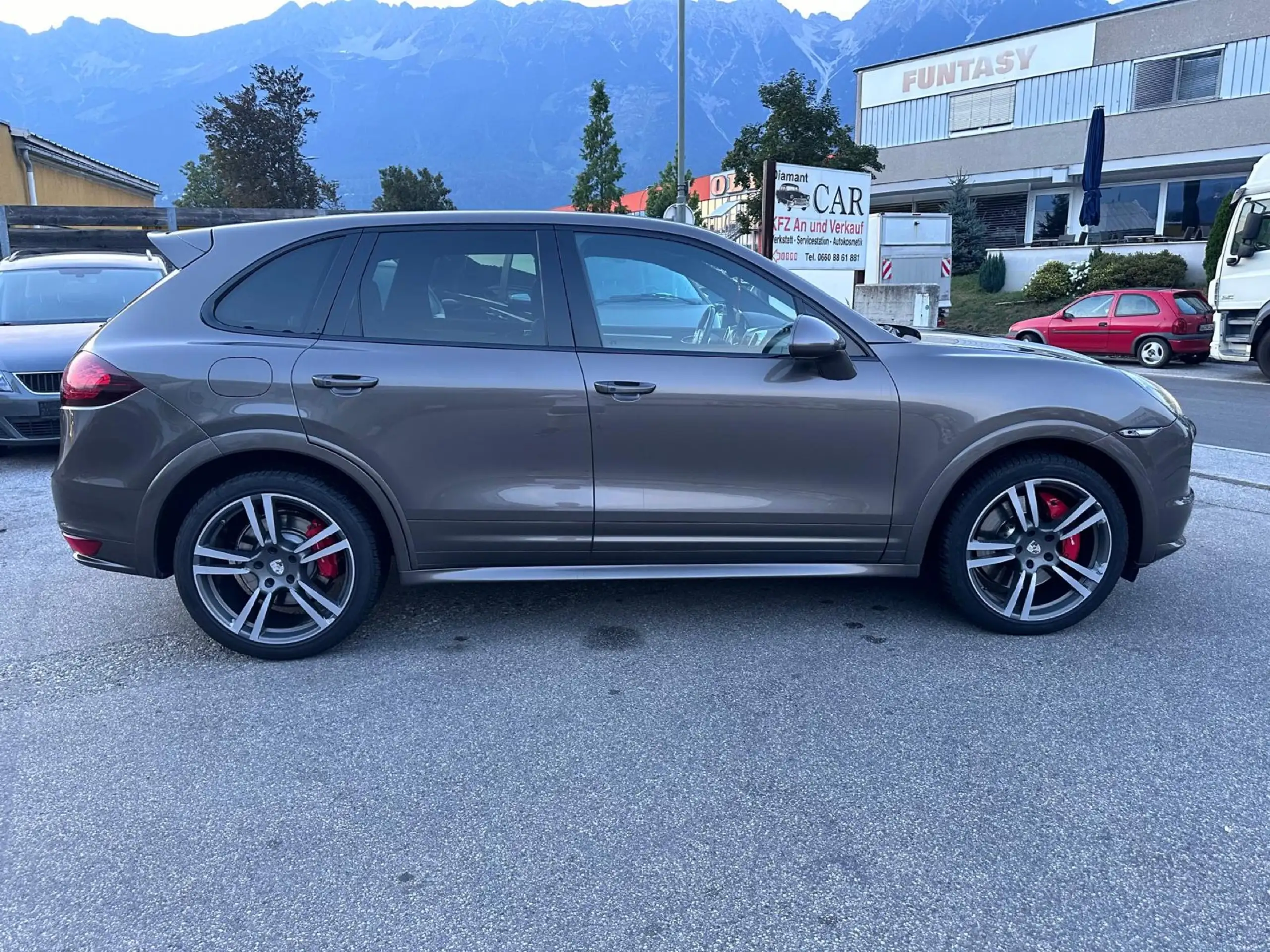 Porsche - Cayenne